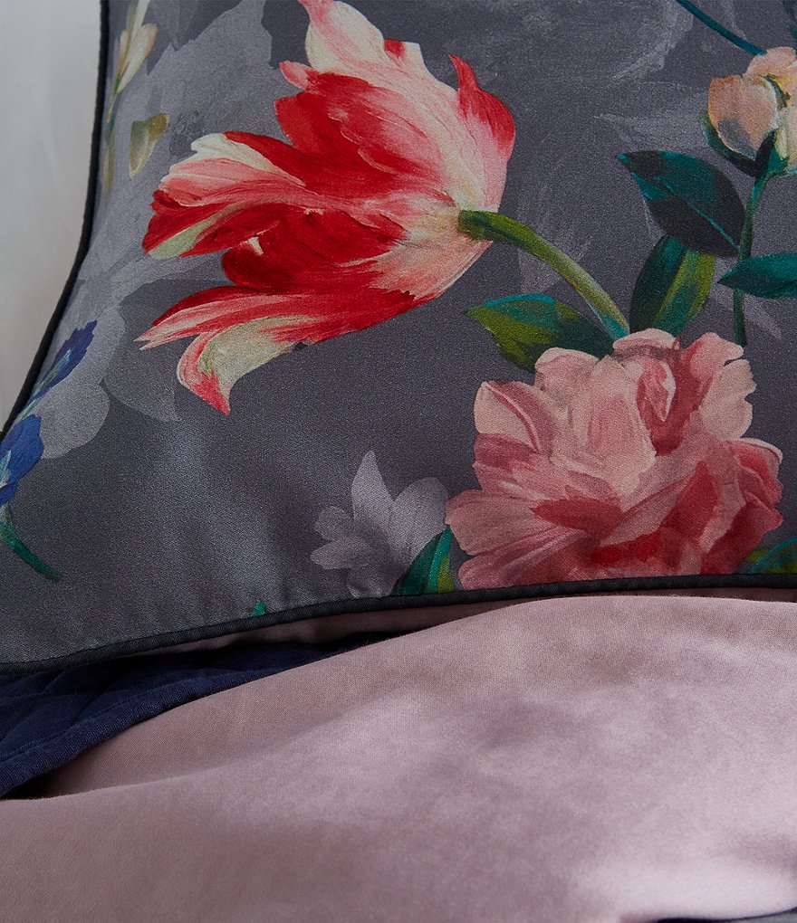 J. Queen New York Vera Bedding Collection