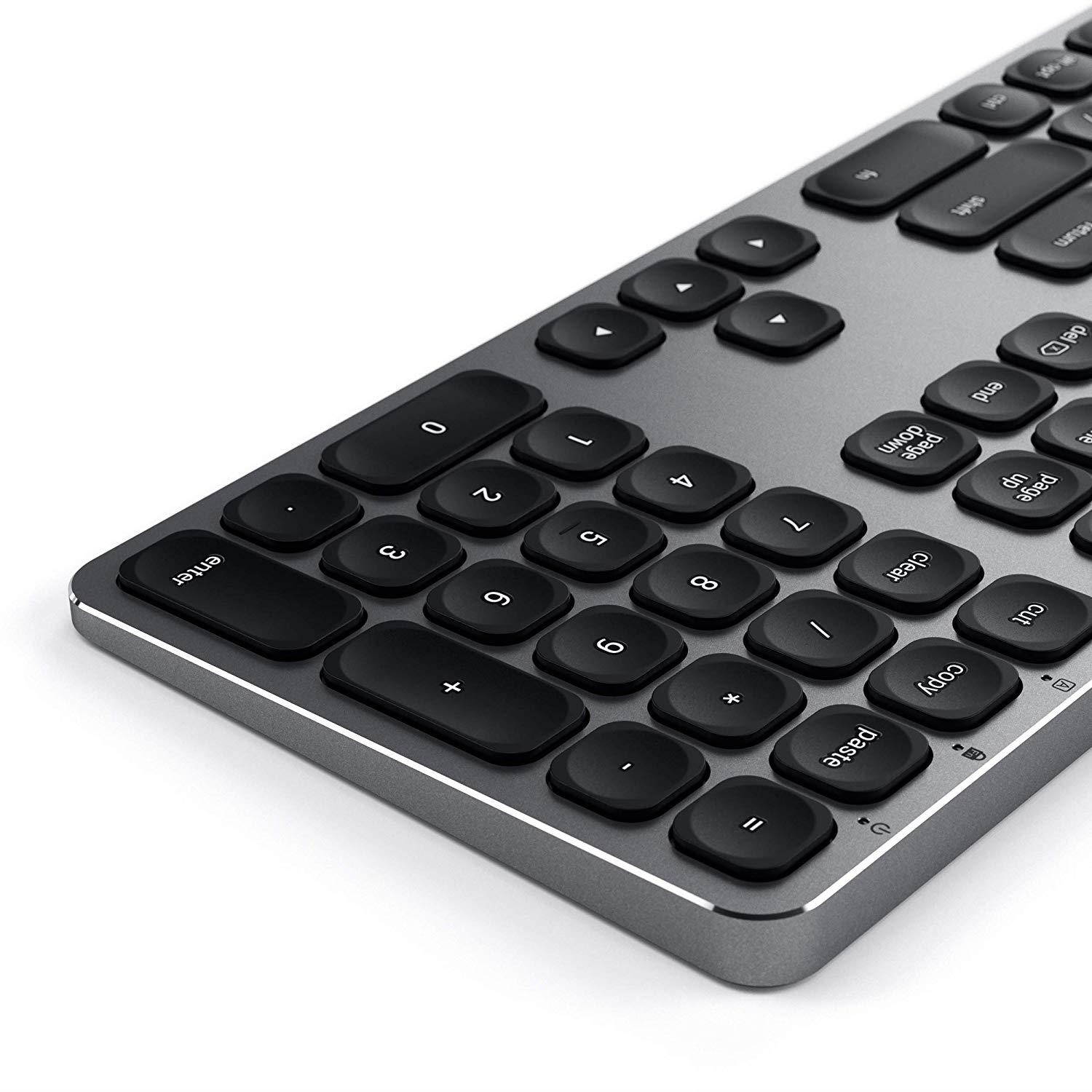 Satechi Aluminum USB Wired Keyboard with Numeric Keypad - Compatible with iMac Pro, iMac, MacBook Pro, MacBook Air and MacOS Devices (English, Space Gray)