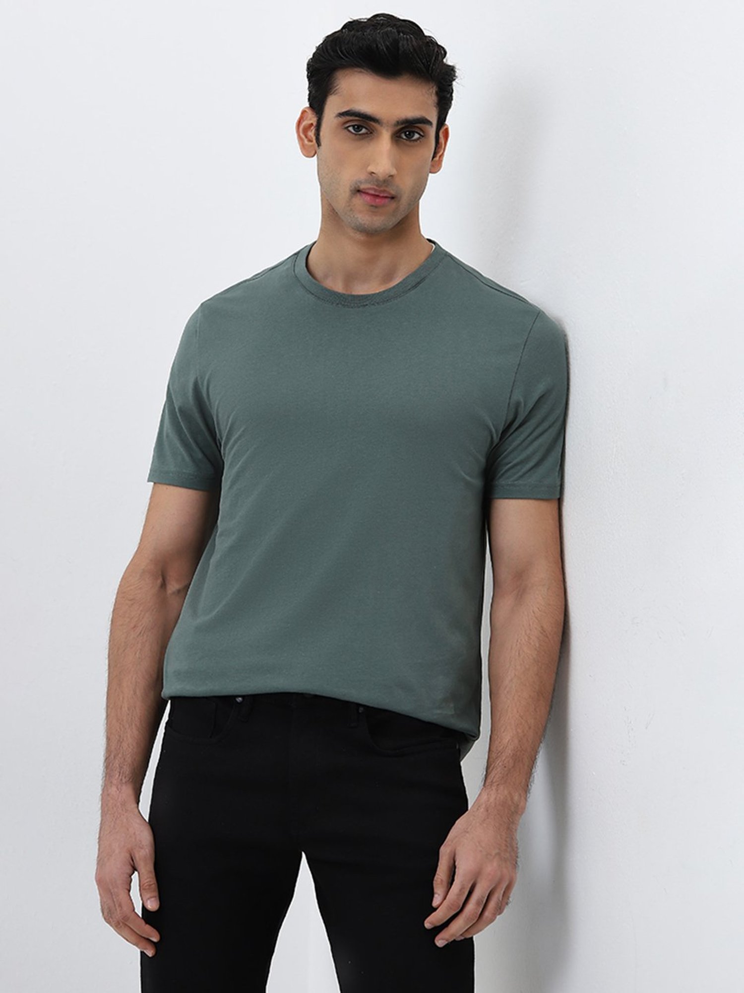 WES Casuals by Westside Green Solid Slim-Fit Cotton T-Shirt