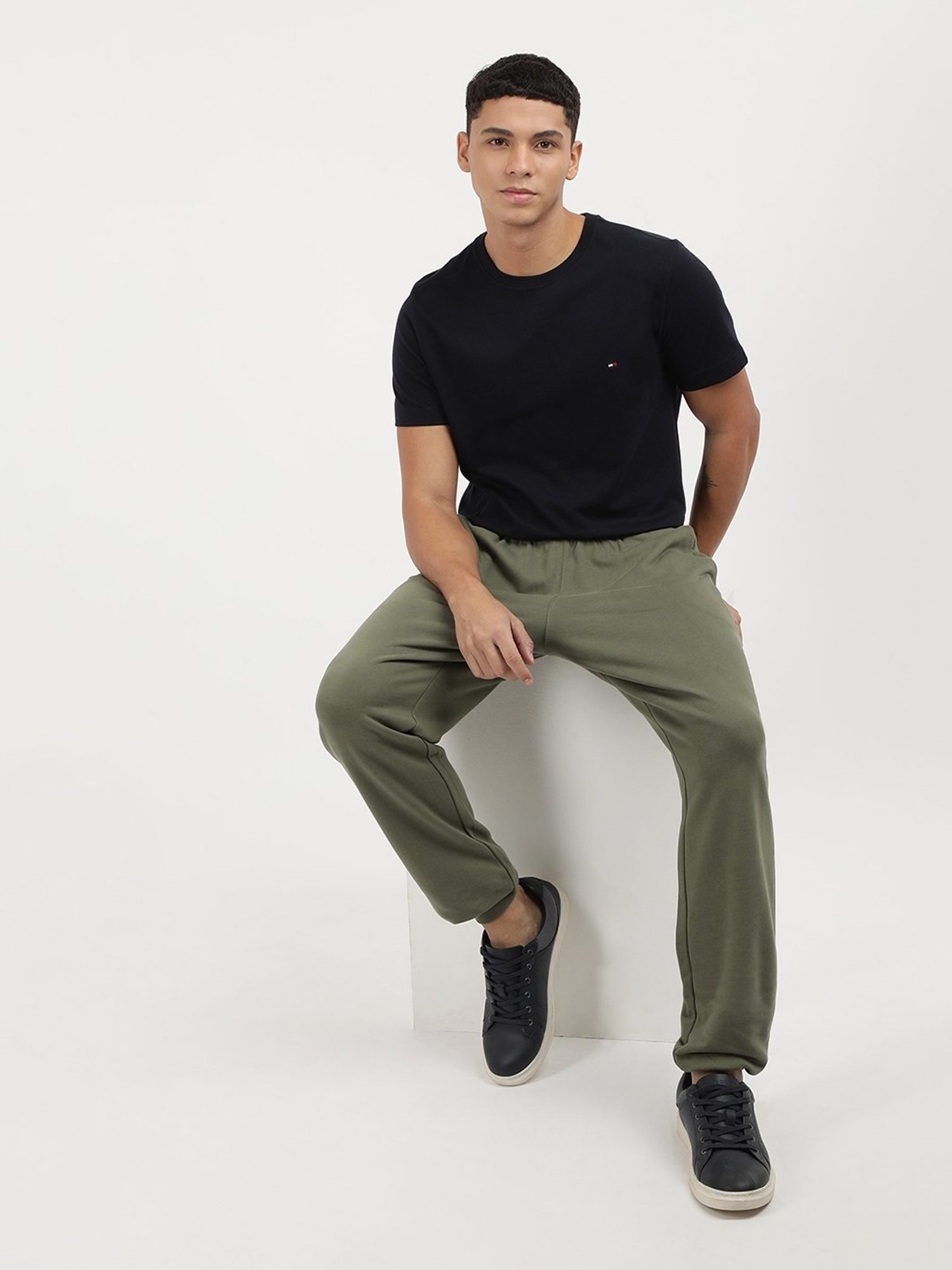 Tommy Hilfiger Desert Sky Cotton Slim Fit Solid T-Shirt