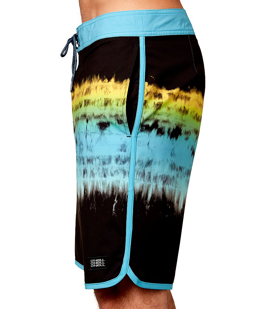 O'Neill Daydream Cruzer 19#double; Outseam HyperFreak Board Shorts