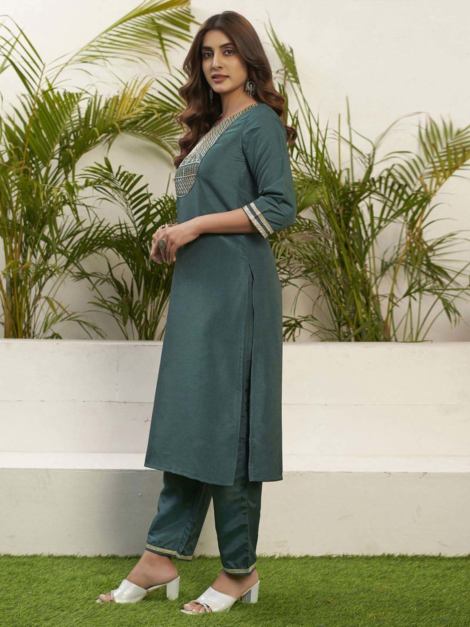 Skylee Green Embroidered Kurta Pant Set With Dupatta
