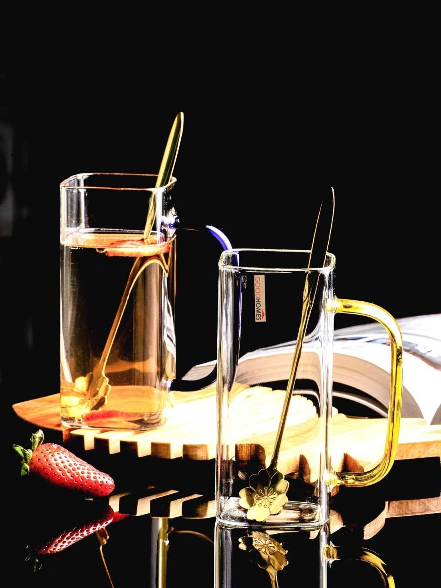 Goodhomes Transparent Glass 4-Piece Mug & Spoon Set