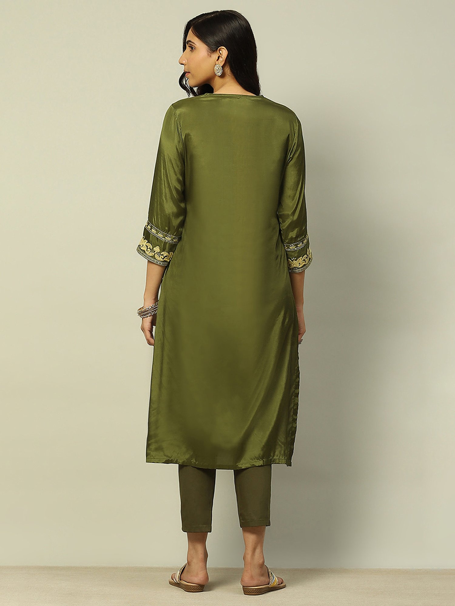 Rangriti Olive Embroidered Straight Kurta