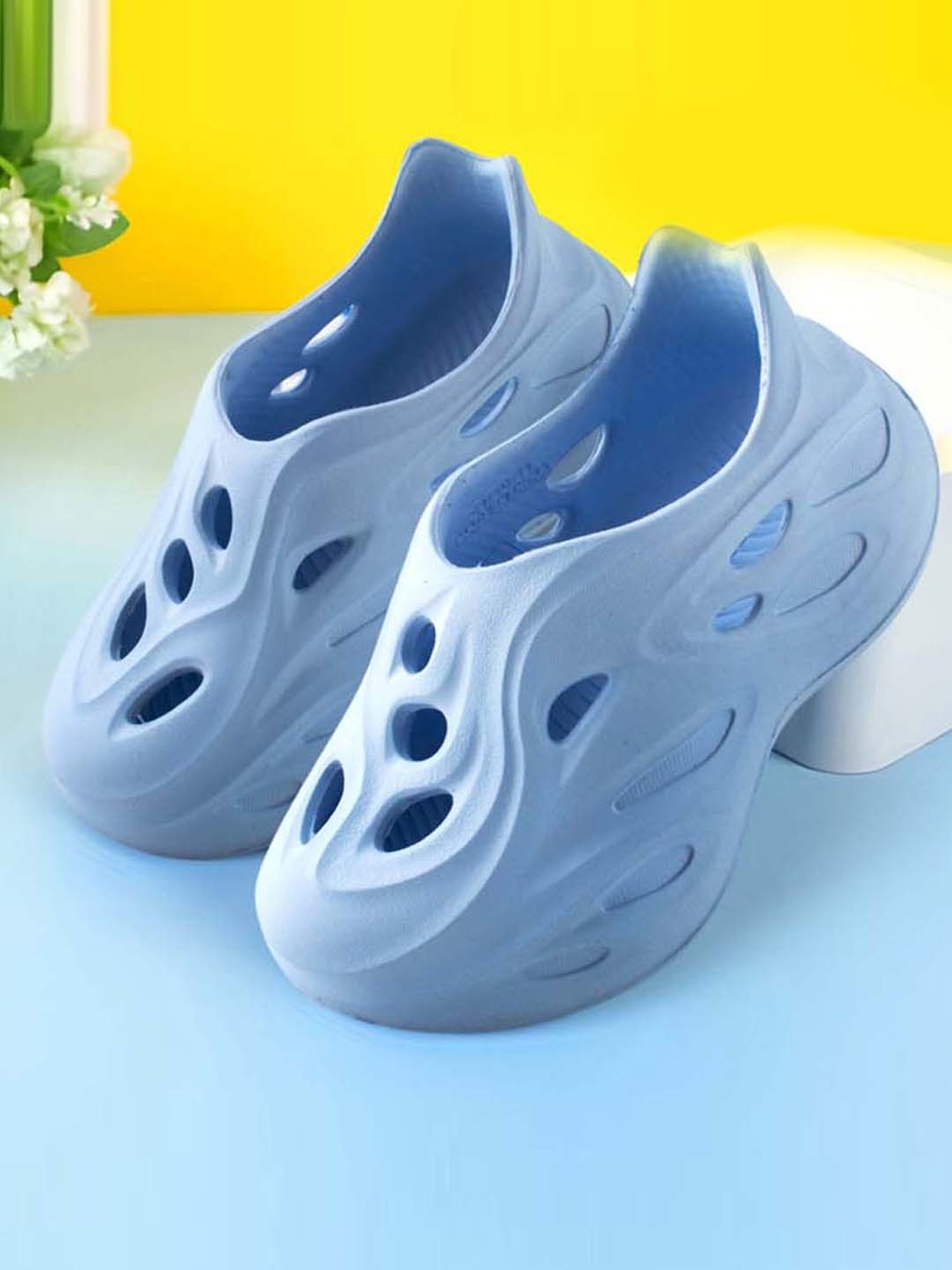 Red Tape Kids Sky Blue Back Strap Clogs