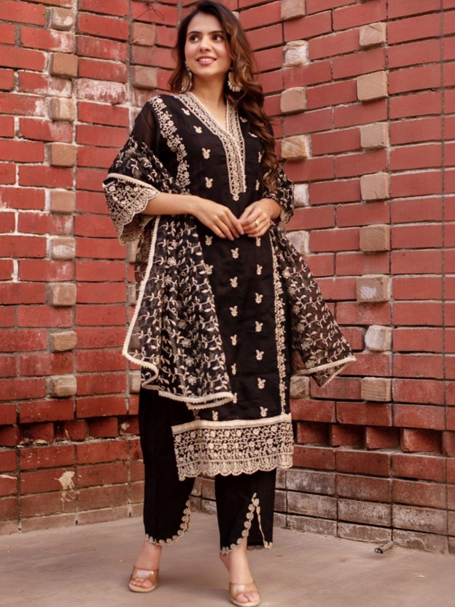 Calmna Black Georgette Embroided Kurta with Pant and Dupatta