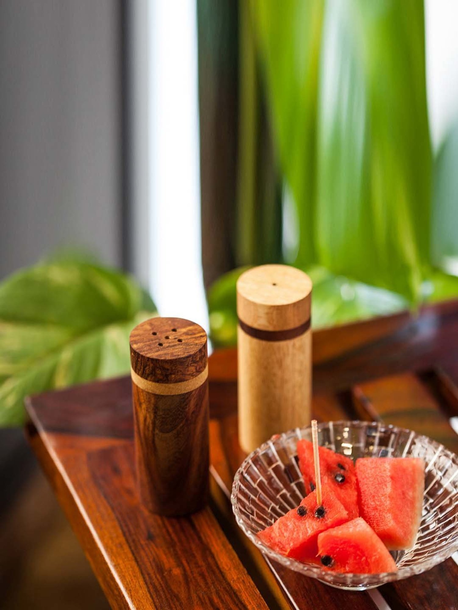 COLE & MASON Precison Manual Brown Wood Forest Pepper