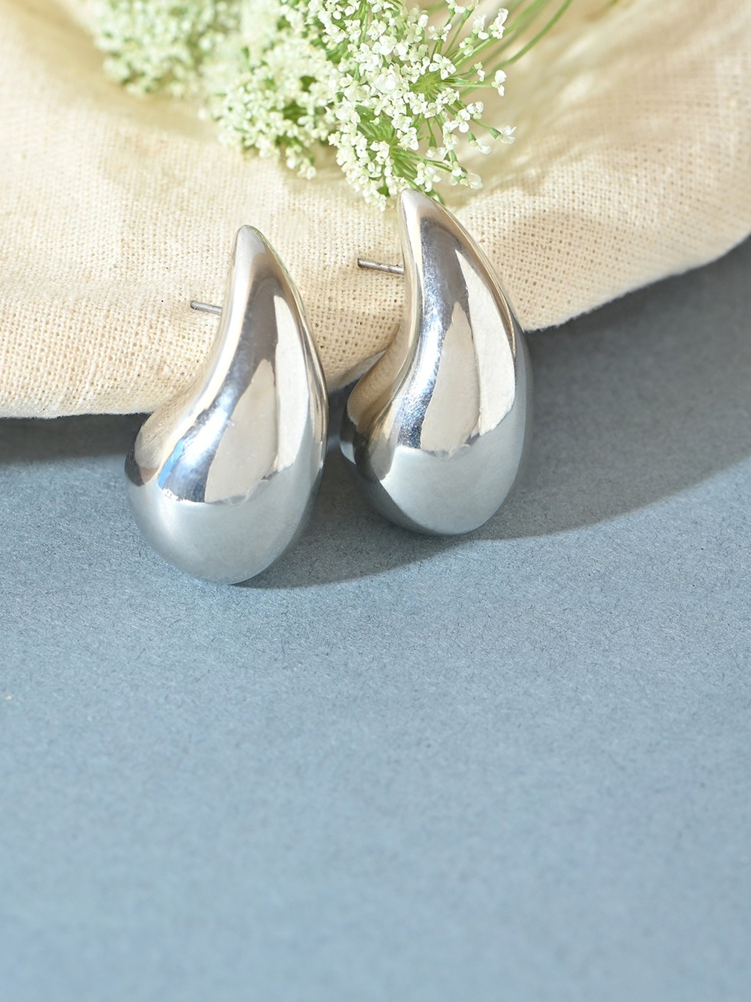 Toniq Silver Molten Shape Stud Earrings