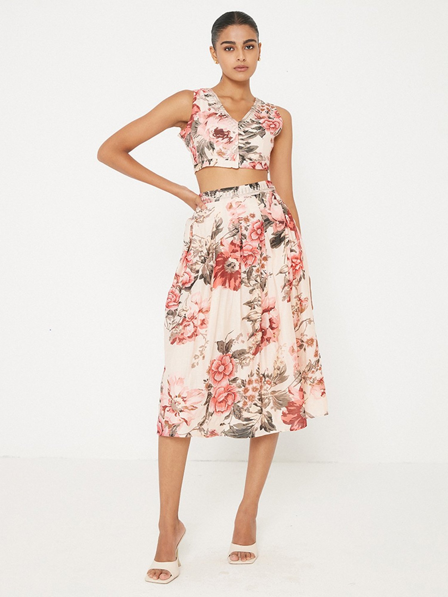 ANCESTRY Multicolor Floral Print Crop Top