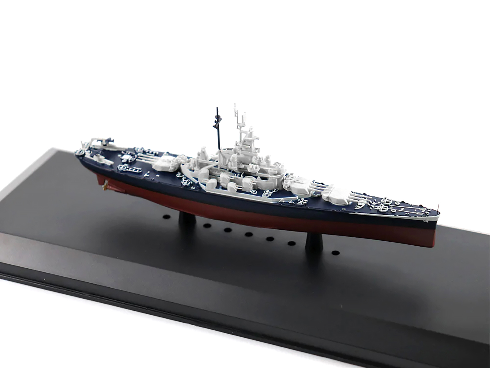 USS Missouri (BB-63) Iowa-class Battleship "Battle of Okinawa" (1945) United States Navy (Full Hull Edition) "Battleship" Series 1/700 Diecast Model by Forces of Valor