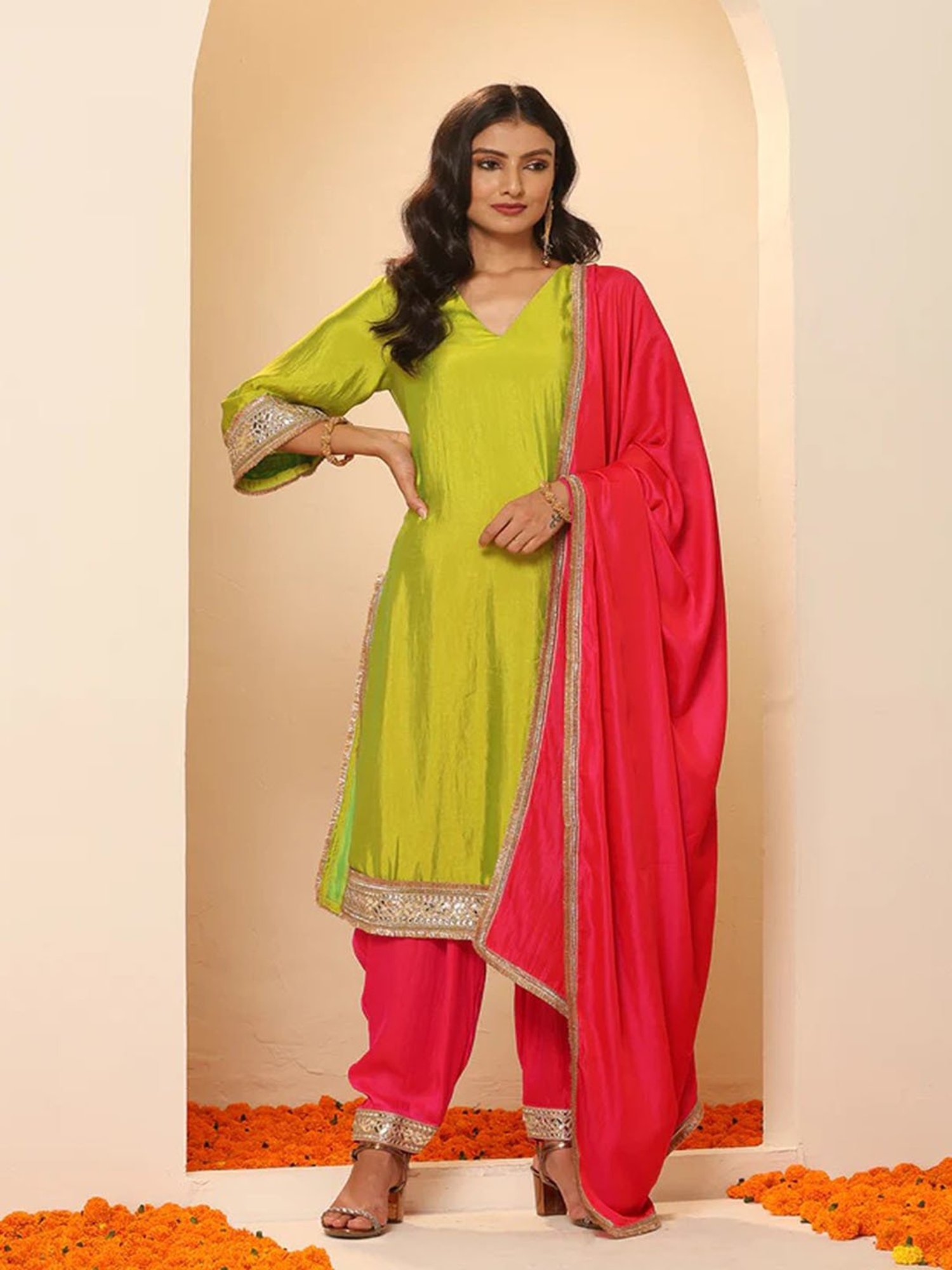 Swtantra Fuchsia Satin Dupatta