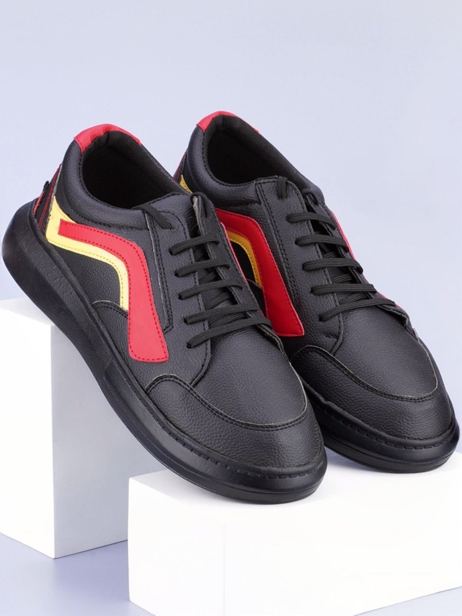 Rapid Box Men's Black Casual Sneakers