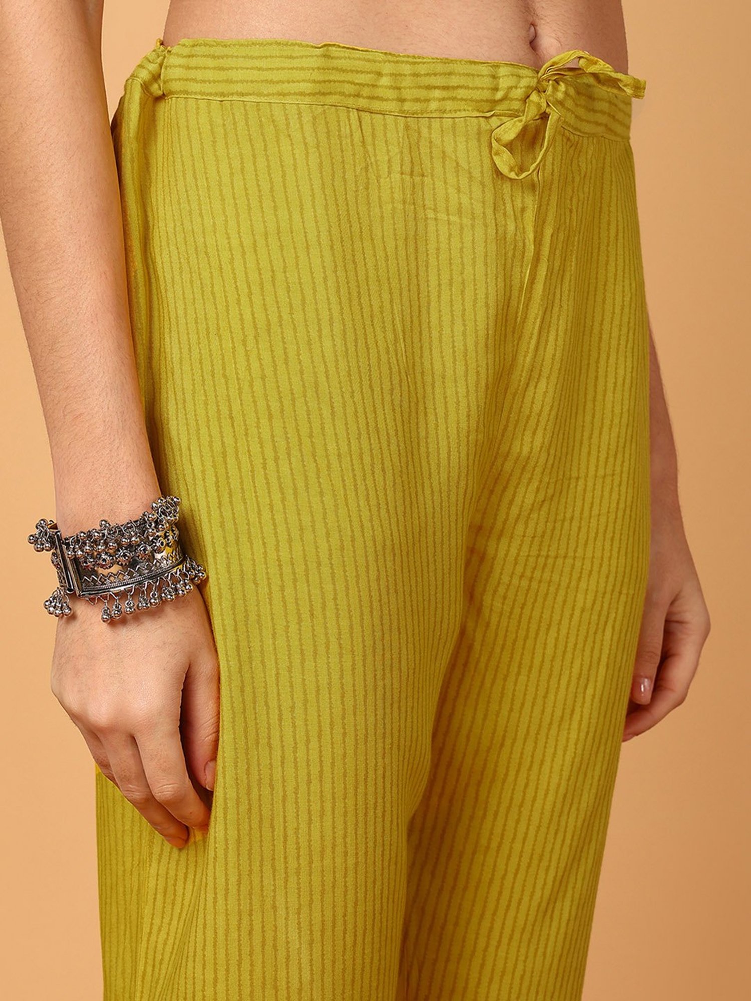 Vaamsi Green Printed Kurta Pant Set With Dupatta