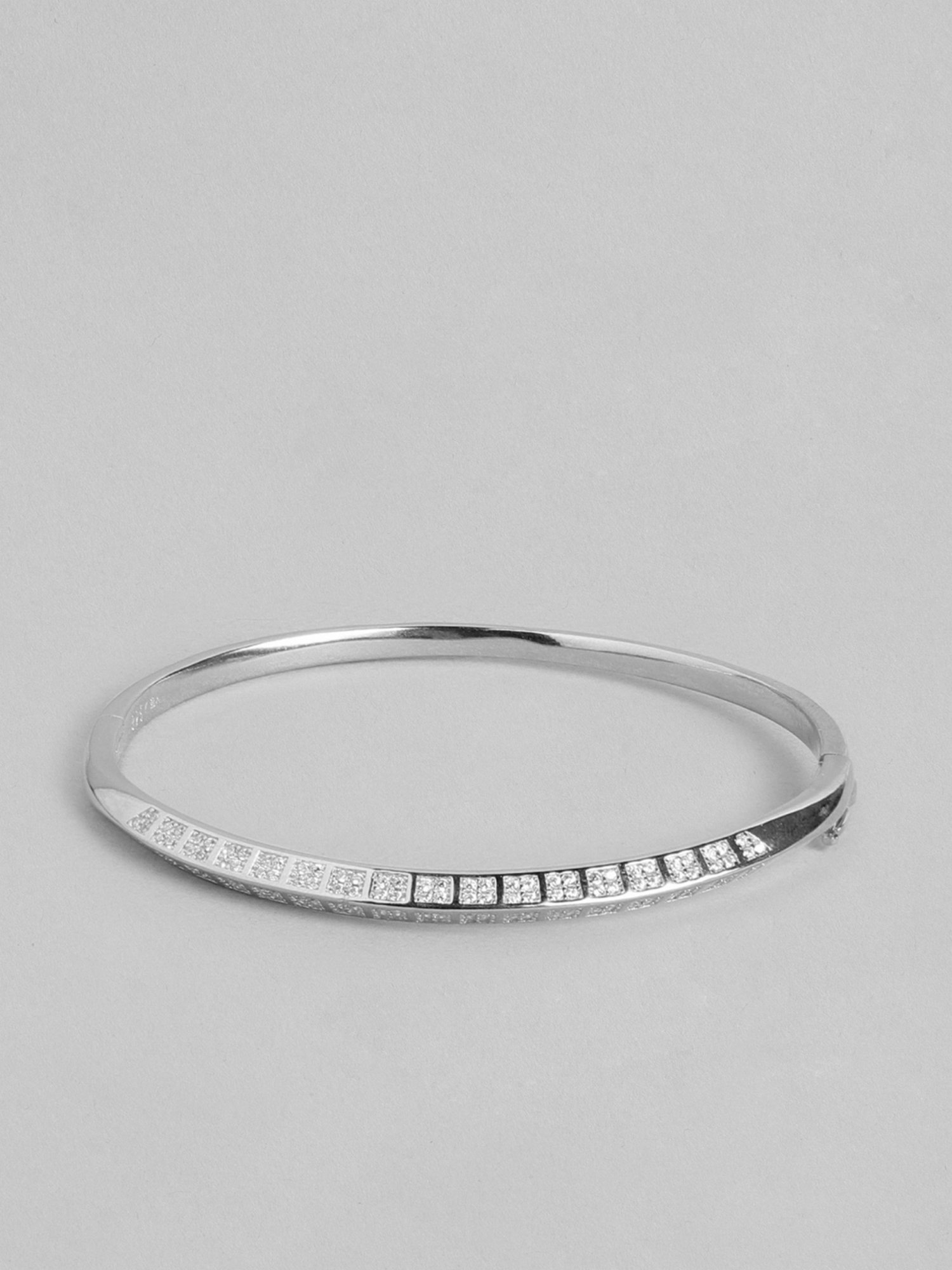 Zavya 925 Sterling Silver Classy Solitaire Round Bracelet For Women