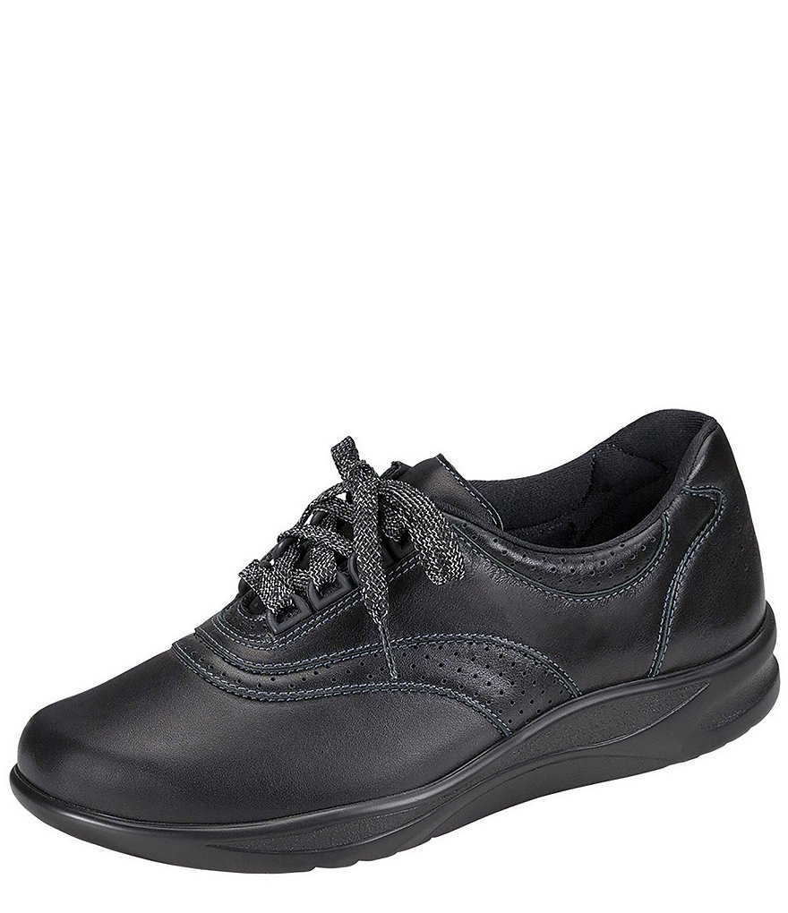 Trotters Kiera Suede Kitten Heel Pumps