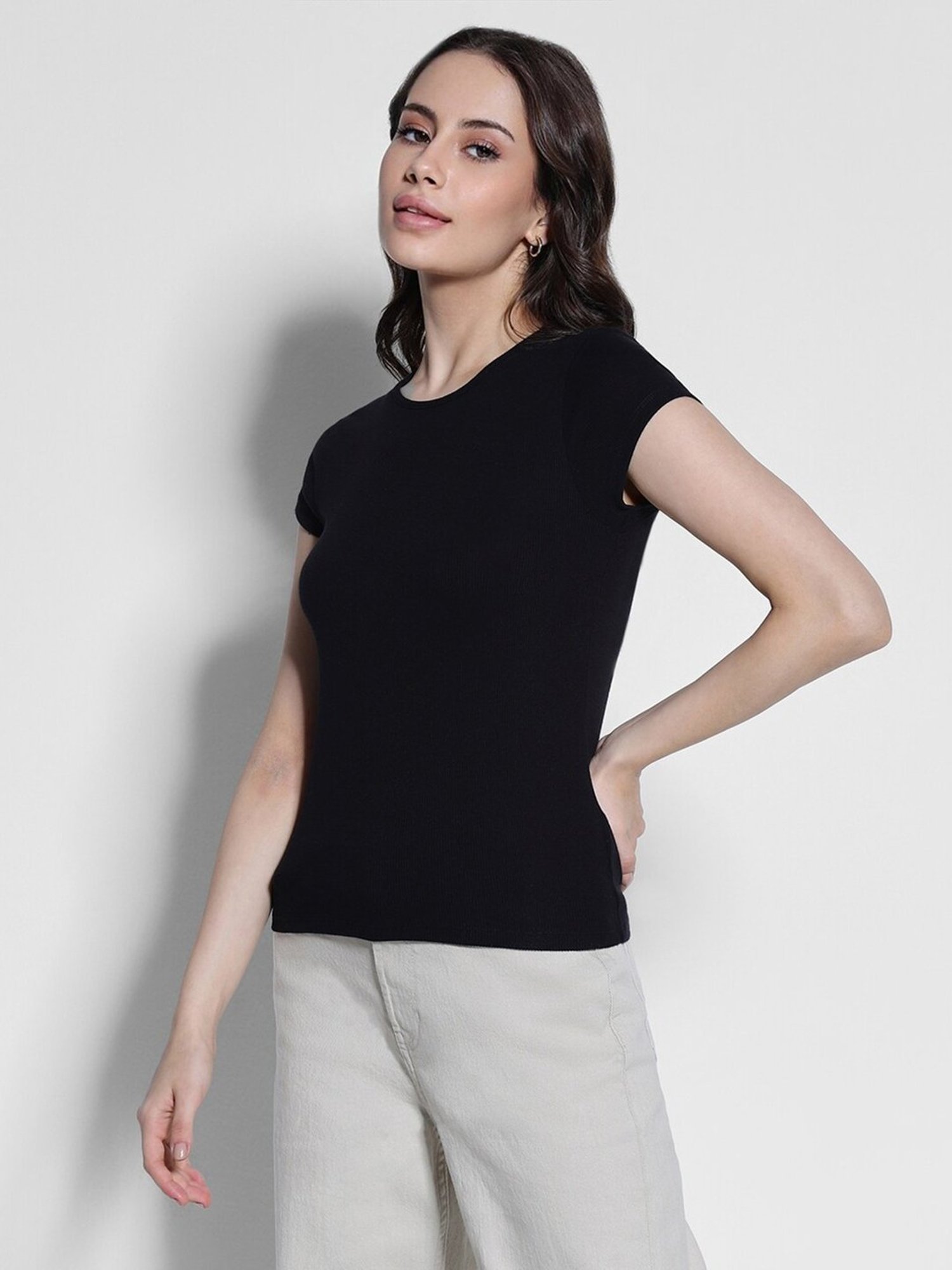 American Eagle Outfitters Black Slim Fit T-Shirt