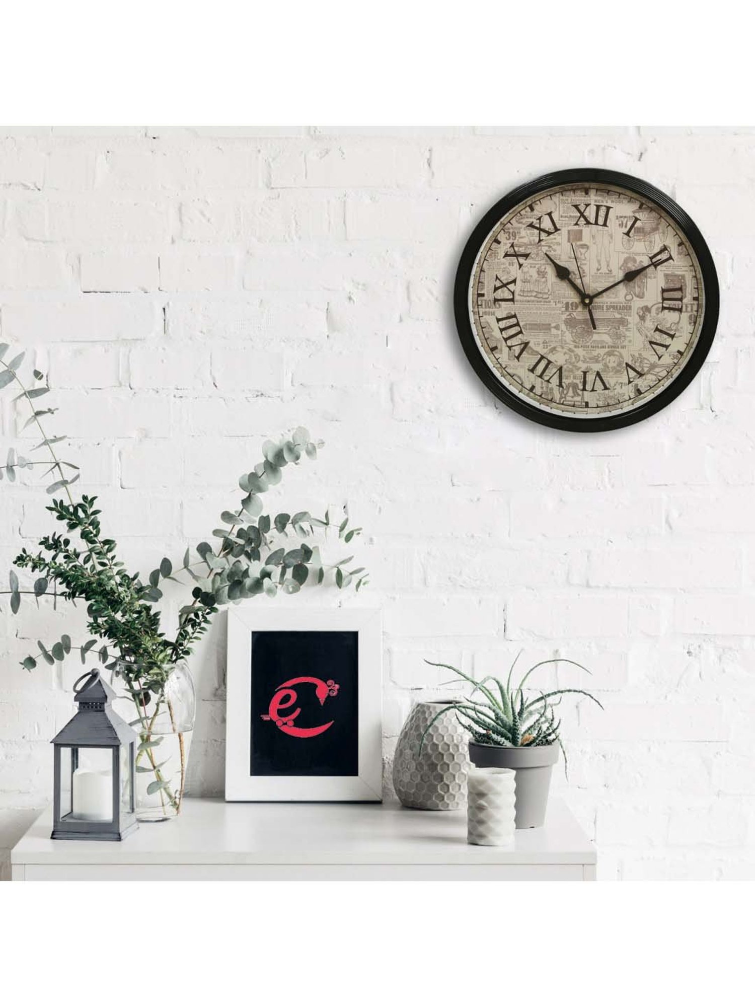 eCraftIndia Designer Round Analog Black Wall Clock