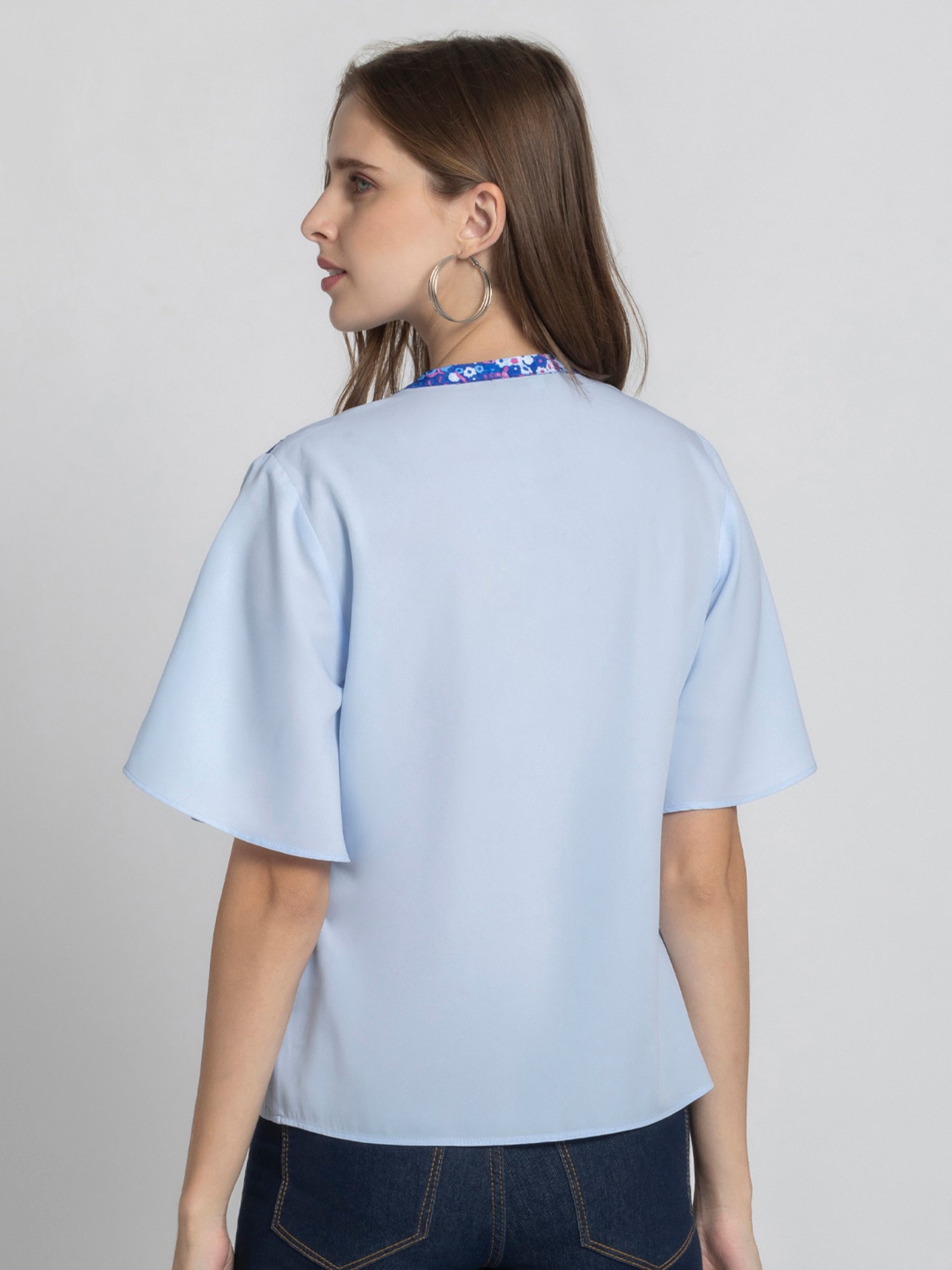 SHAYE Blue Floral Print Top