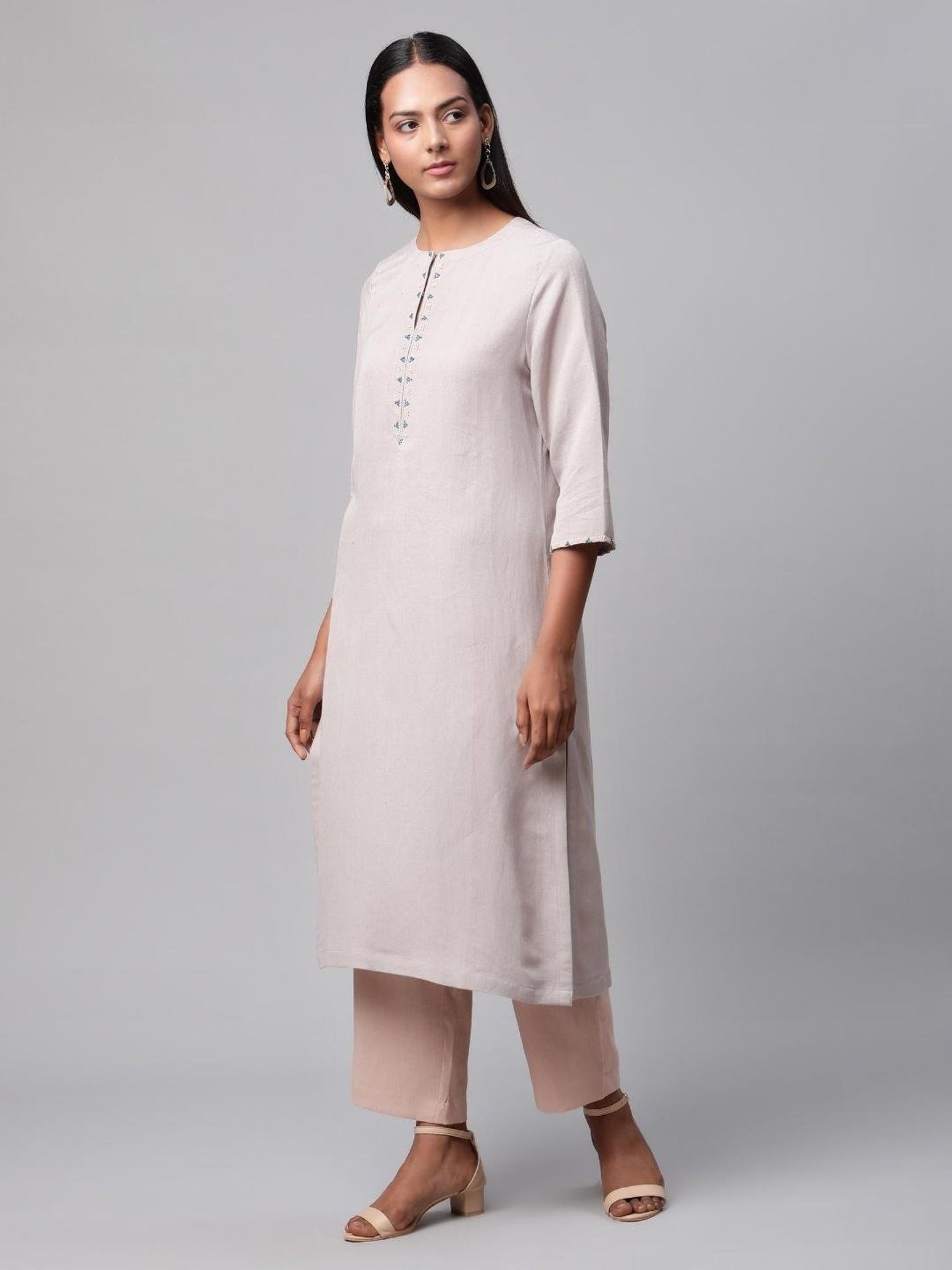 Linen Club Women Grey Embroidered Kurta