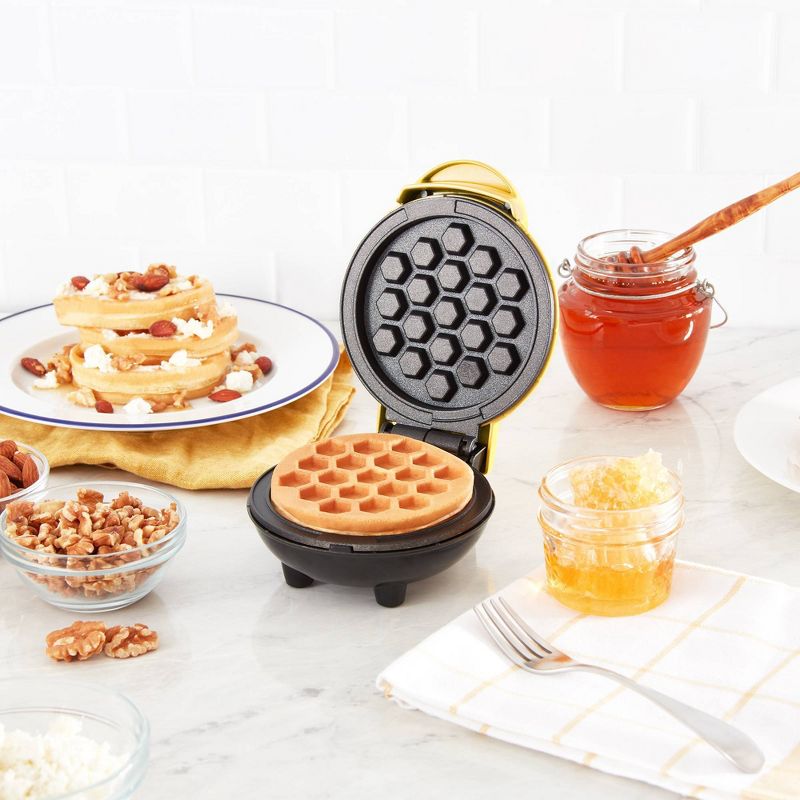 Dash Mini Honeycomb Waffle Maker
