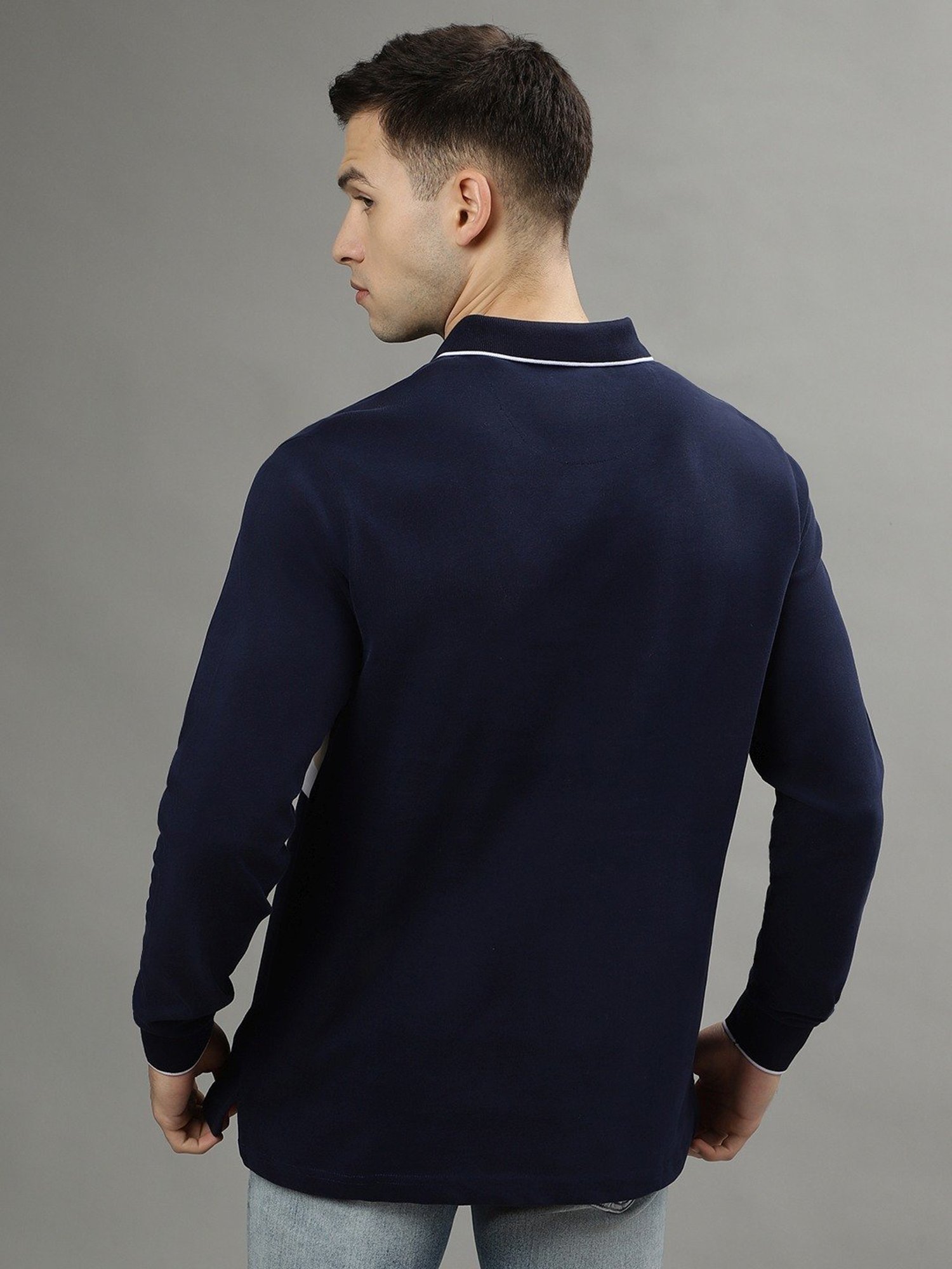 Iconic Men Colourblocked Regular Fit Cotton T-shirt