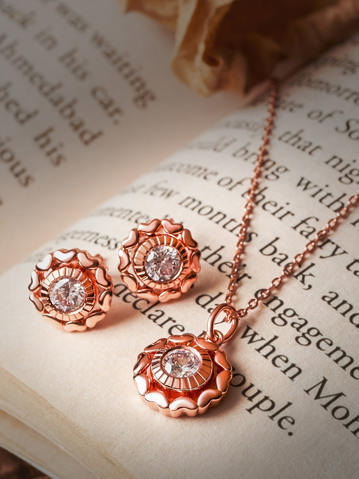 Silberry 925 Silver Rose Gold Wheel Of Heart Pendant Set