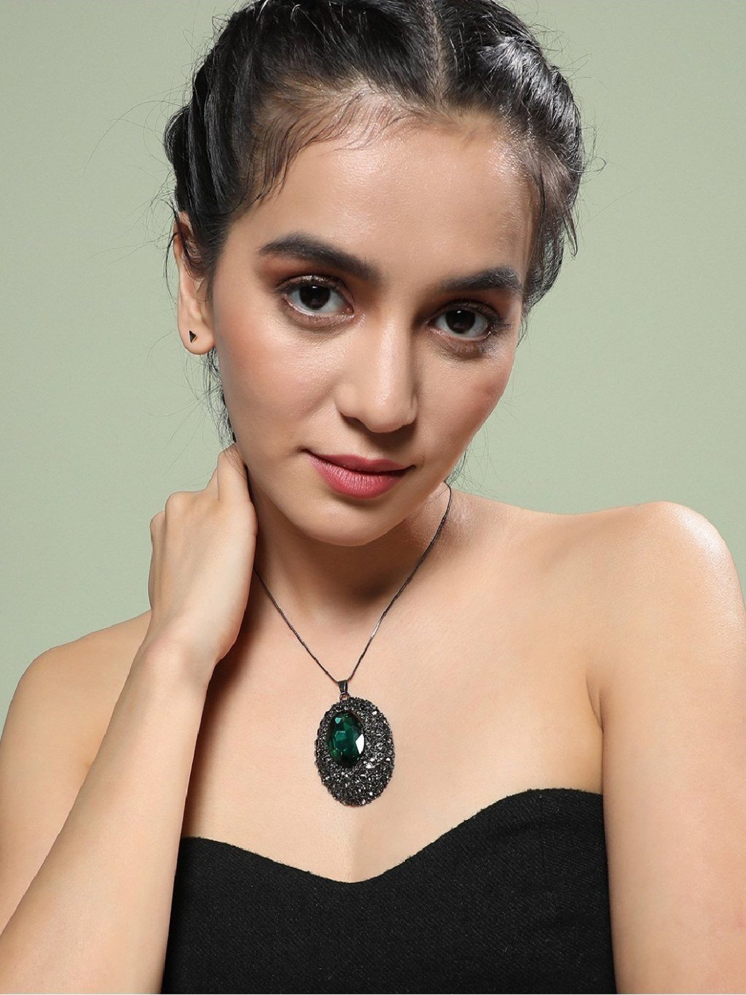 Sohi women's whispering rose pendant emerald green