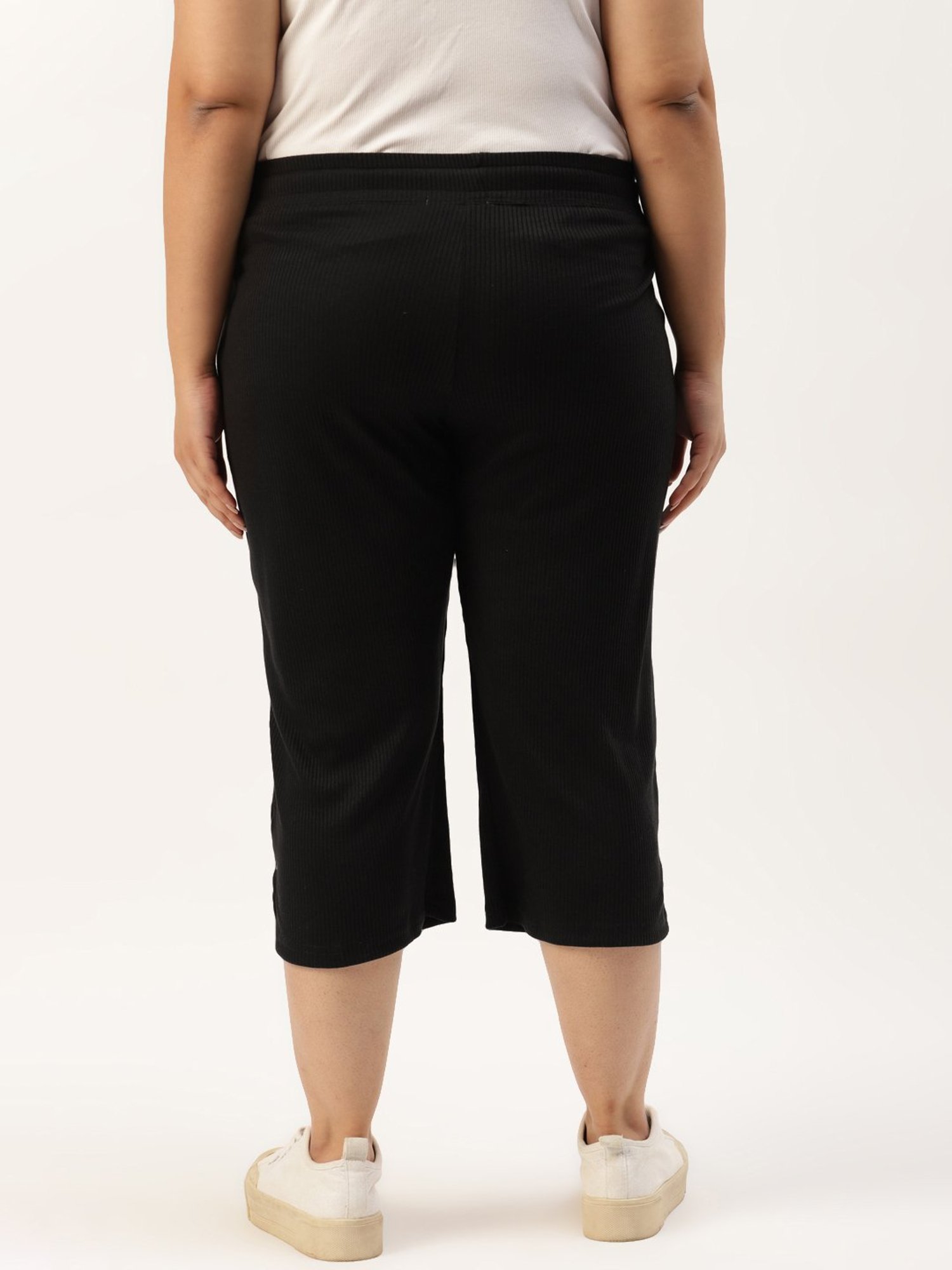 theRebelinme Black Cotton High Rise Cropped Capris