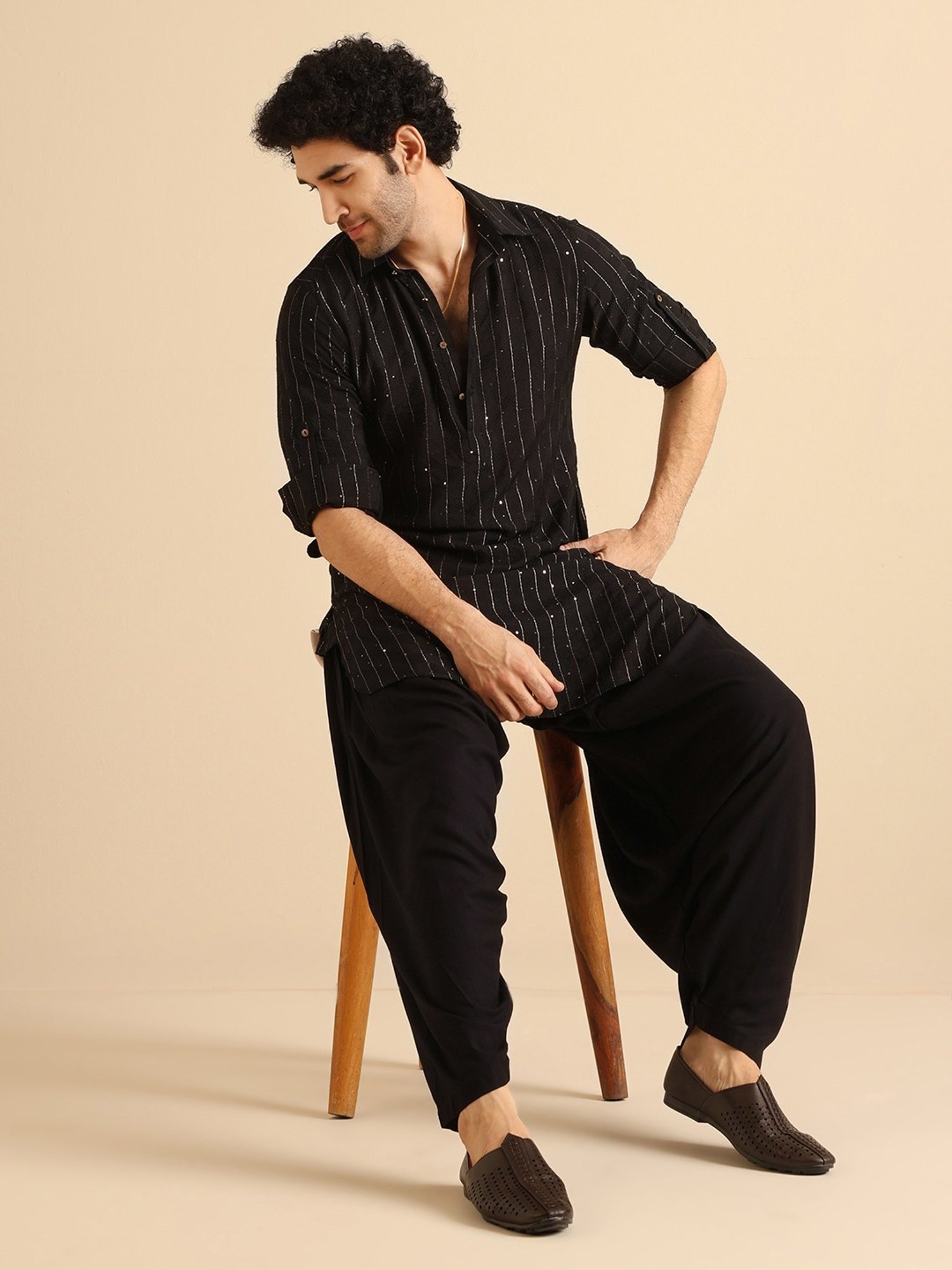 Kisah Black Regular Fit Striped Kurta Bottom Set