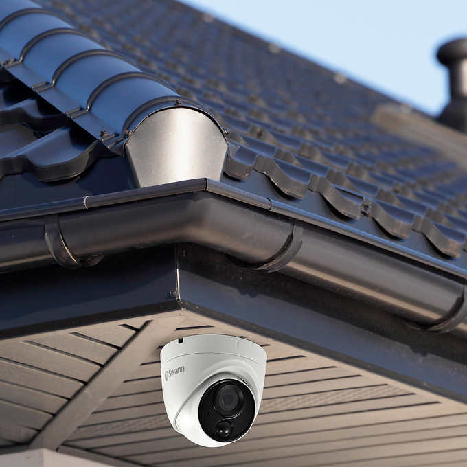 Swann 4K DVR Security Kit with 8-channel DVR, 4 Sensor Warning Light Cams and 2 Dome Cams
CODV8-55802D4WLWF-US