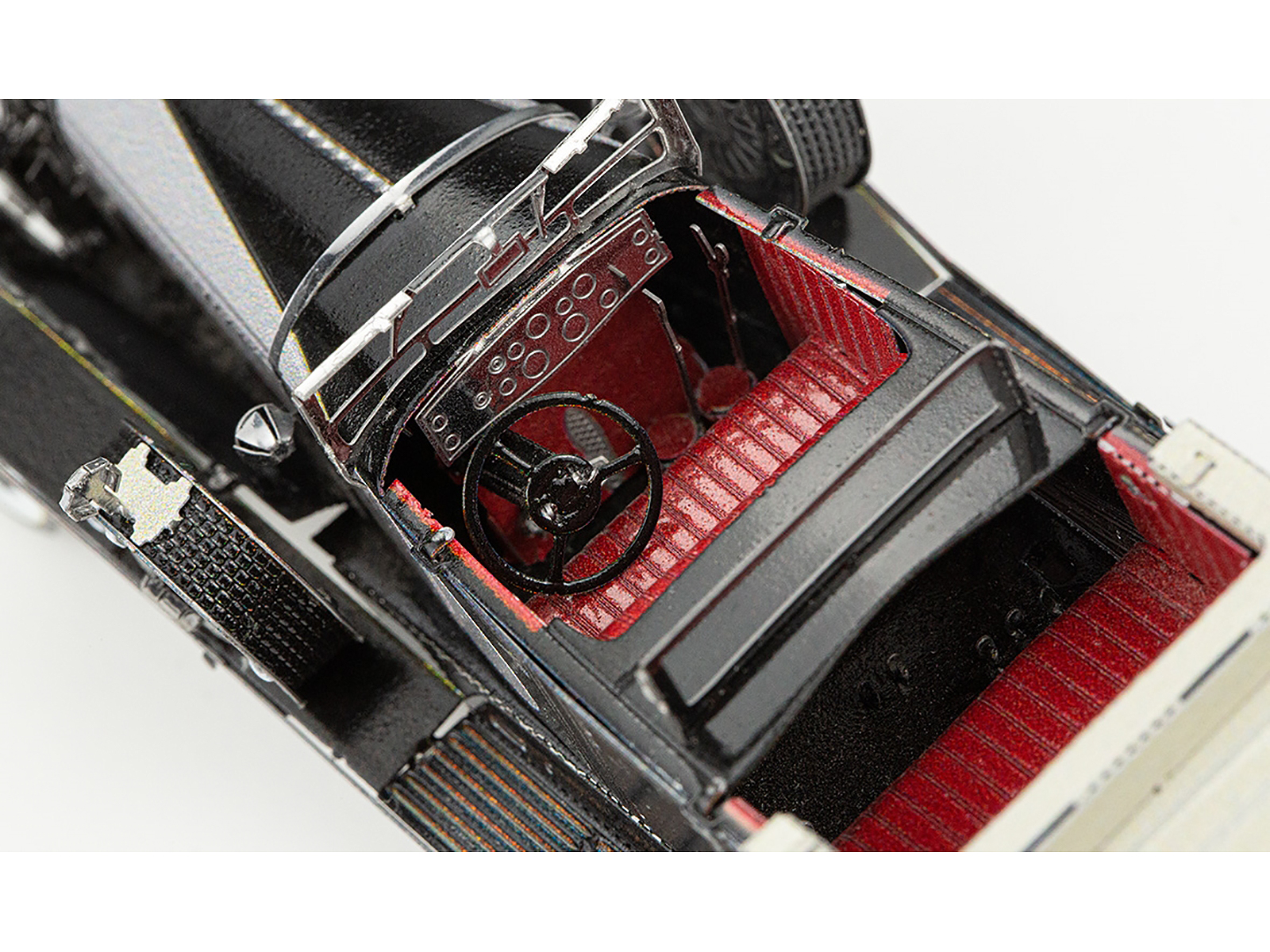 Level 4 Model Kit Fruehauf 40' Tanker Trailer 1/32 Scale Model by Revell