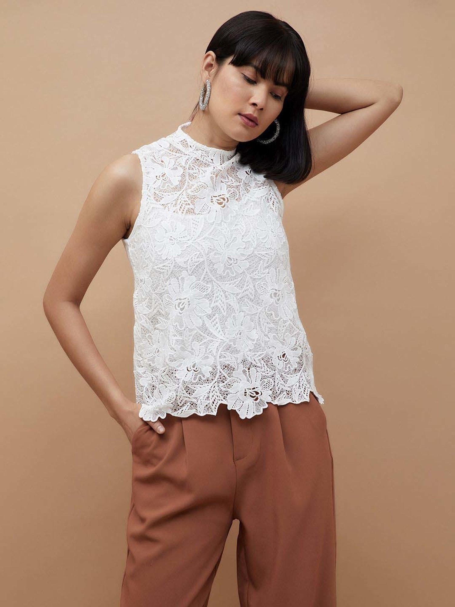 Code by Lifestyle White Self Pattern Top