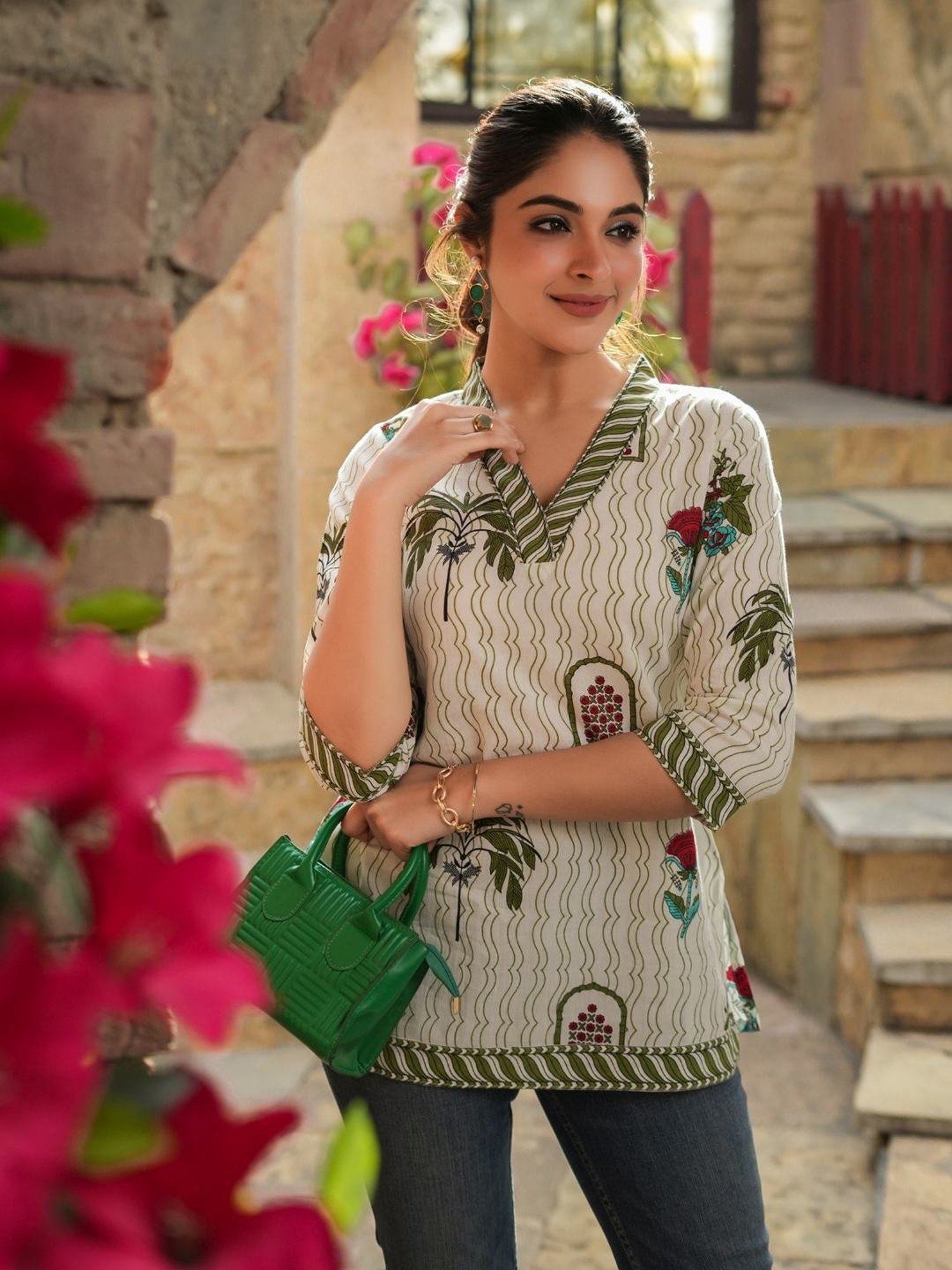 Rain and Rainbow Off White & Green Cotton Printed Straight Kurti