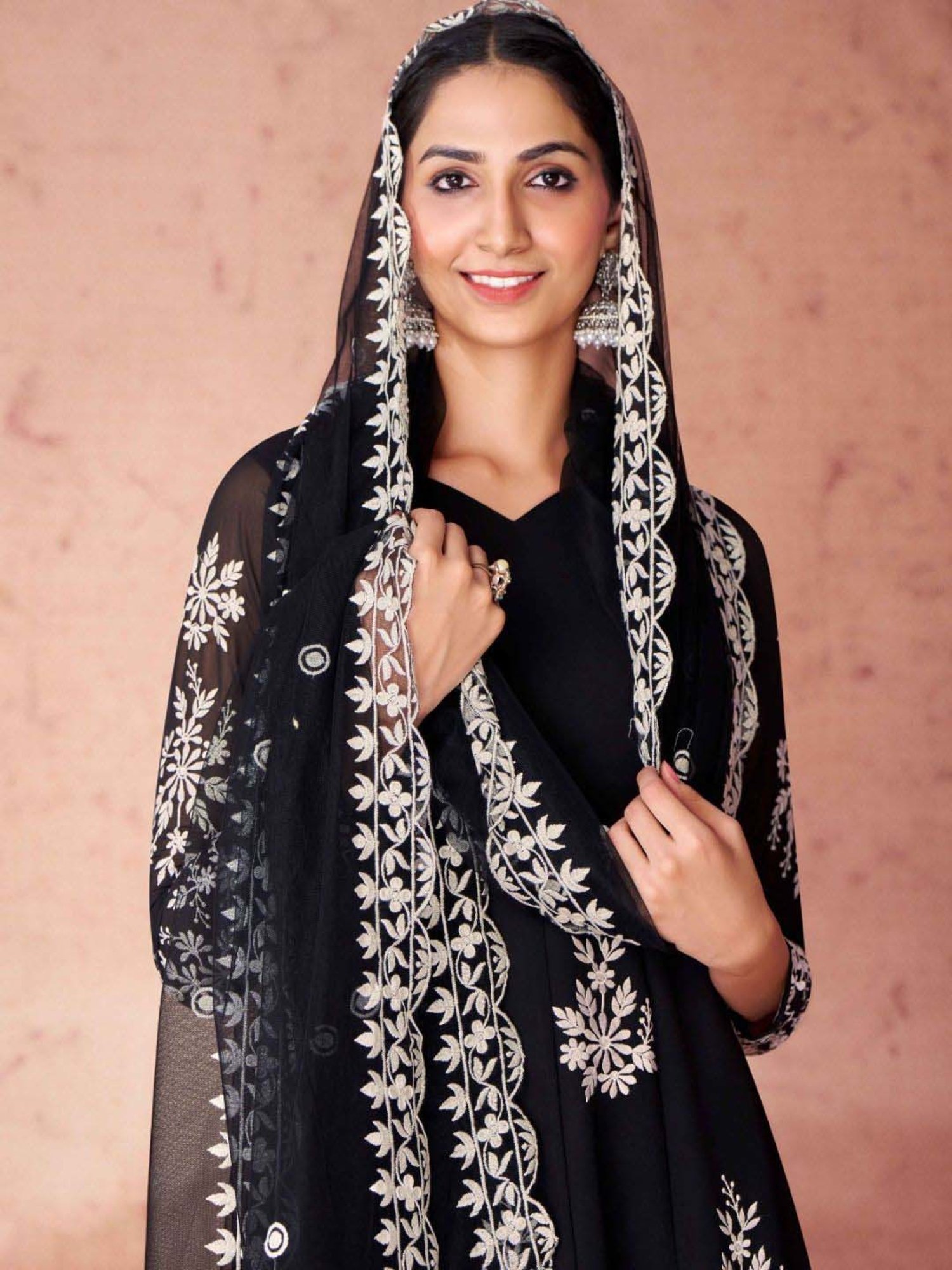 Odette Black Embroidered Kurta Pant Set With Dupatta