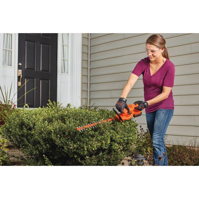 BLACK+DECKER 18" 20V Max Hedge Trimmer