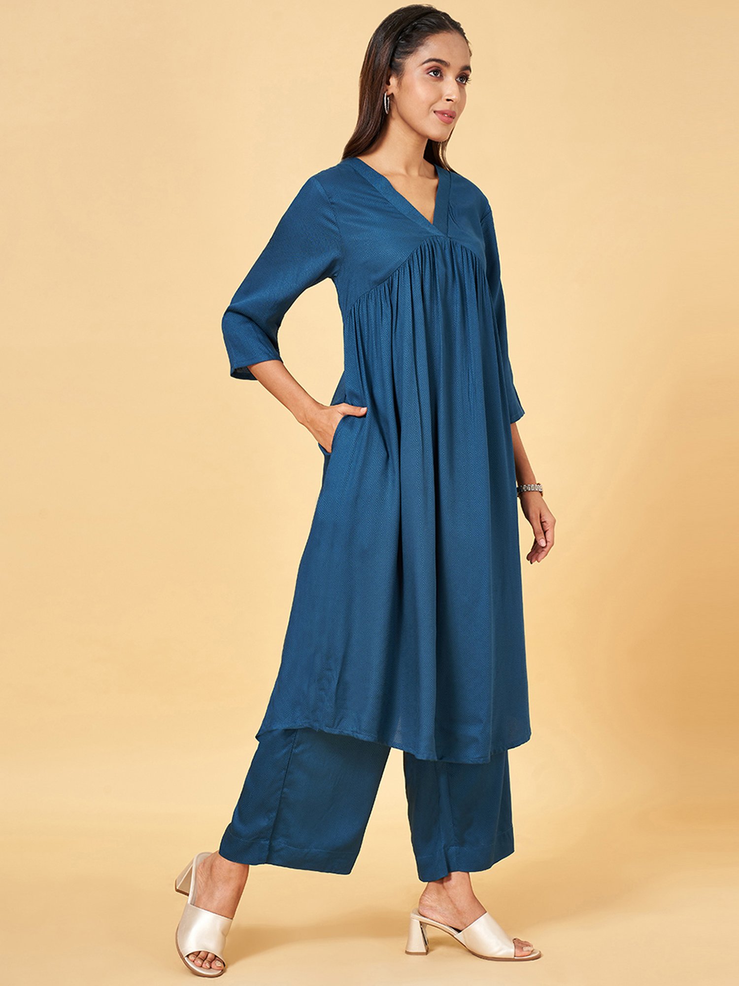 Rangmanch by Pantaloons Blue Woven Pattern Kurta Palazzo Set