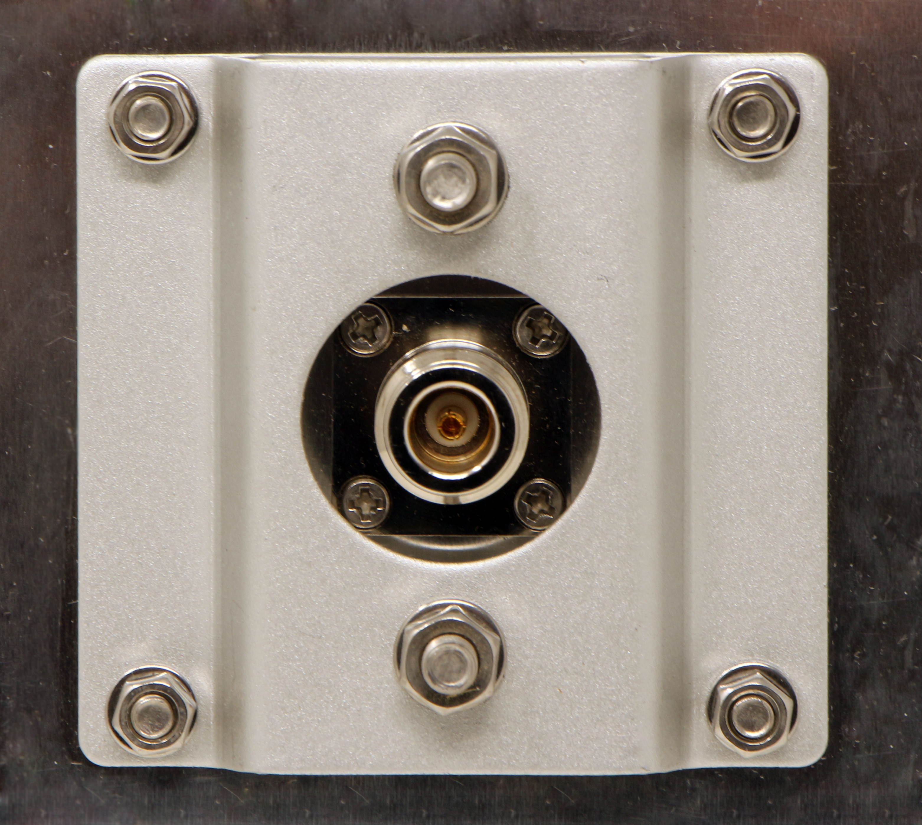 Panel WiFi Antenna -Tupavco TP511 - 2.4GHz WiFi 20dBi Wireless Outdoor 18A&deg; Directional N (f) High Gain Range