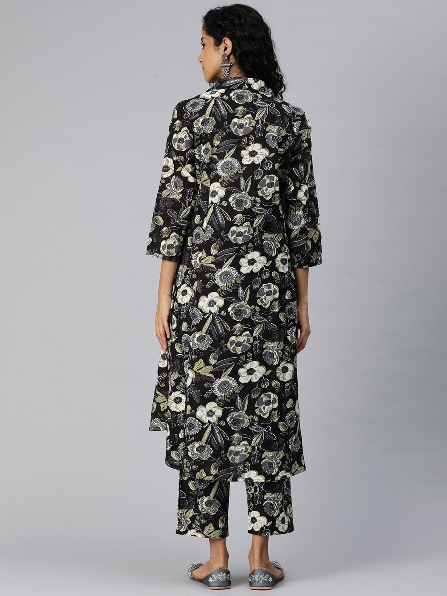 READIPRINT FASHIONS Black Cotton Floral Print Kurta Pant Set