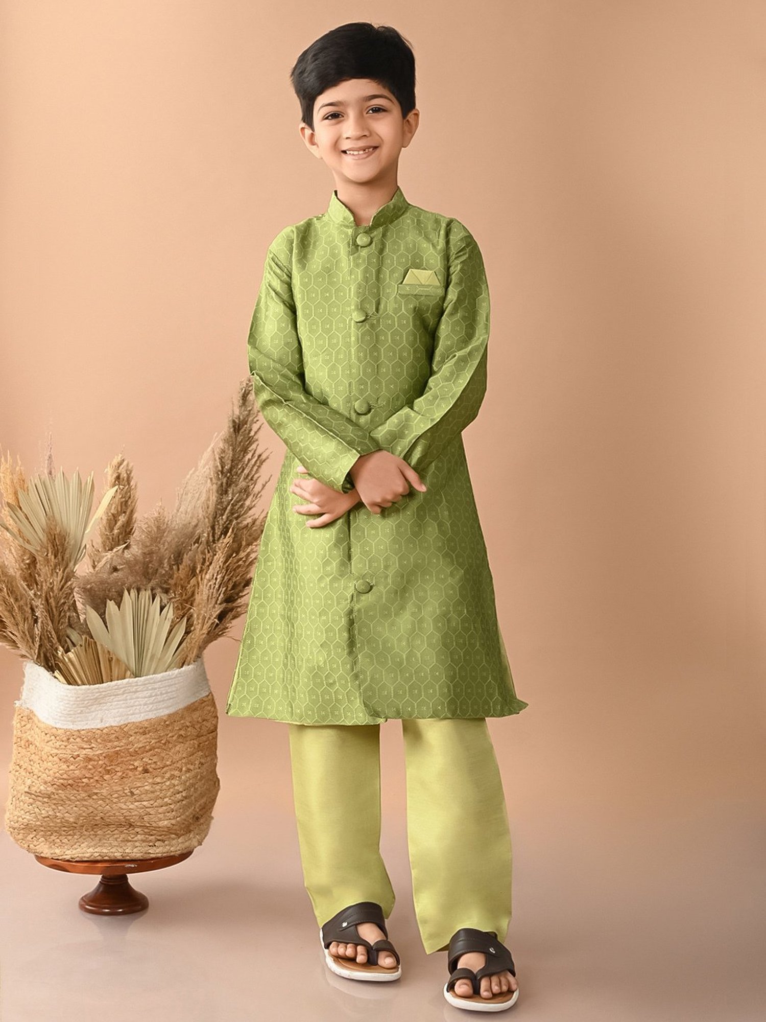 LilPicks Kids Green Embroidered Full Sleeves Kurta With Pyjamas