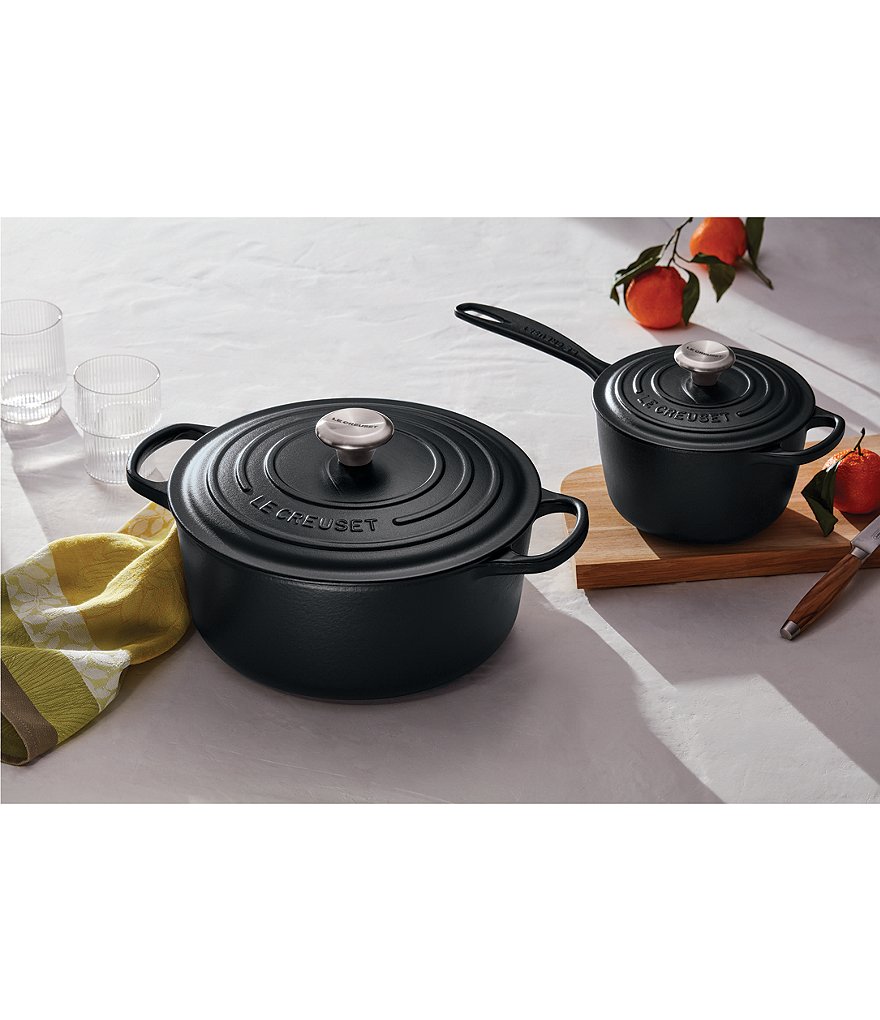 Le Creuset Signature 5.5-qt. Round Enameled Cast Iron Dutch Oven with Stainless Steel Knob