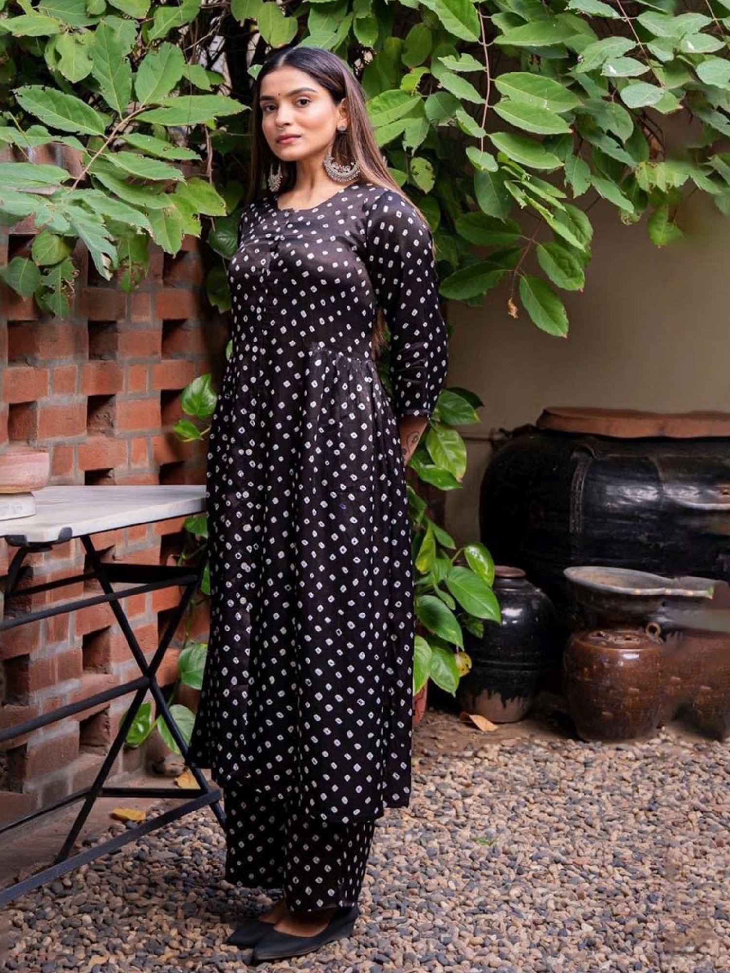 Eeshva India Black Rangaa Re Bandhani Kurta with Pants In Silk