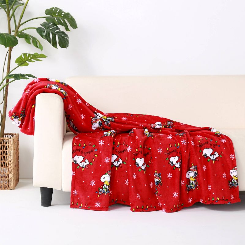 55"x70" Peanuts Christmas Lights Snoopy Loves Christmas Throw Blanket - Better Living
