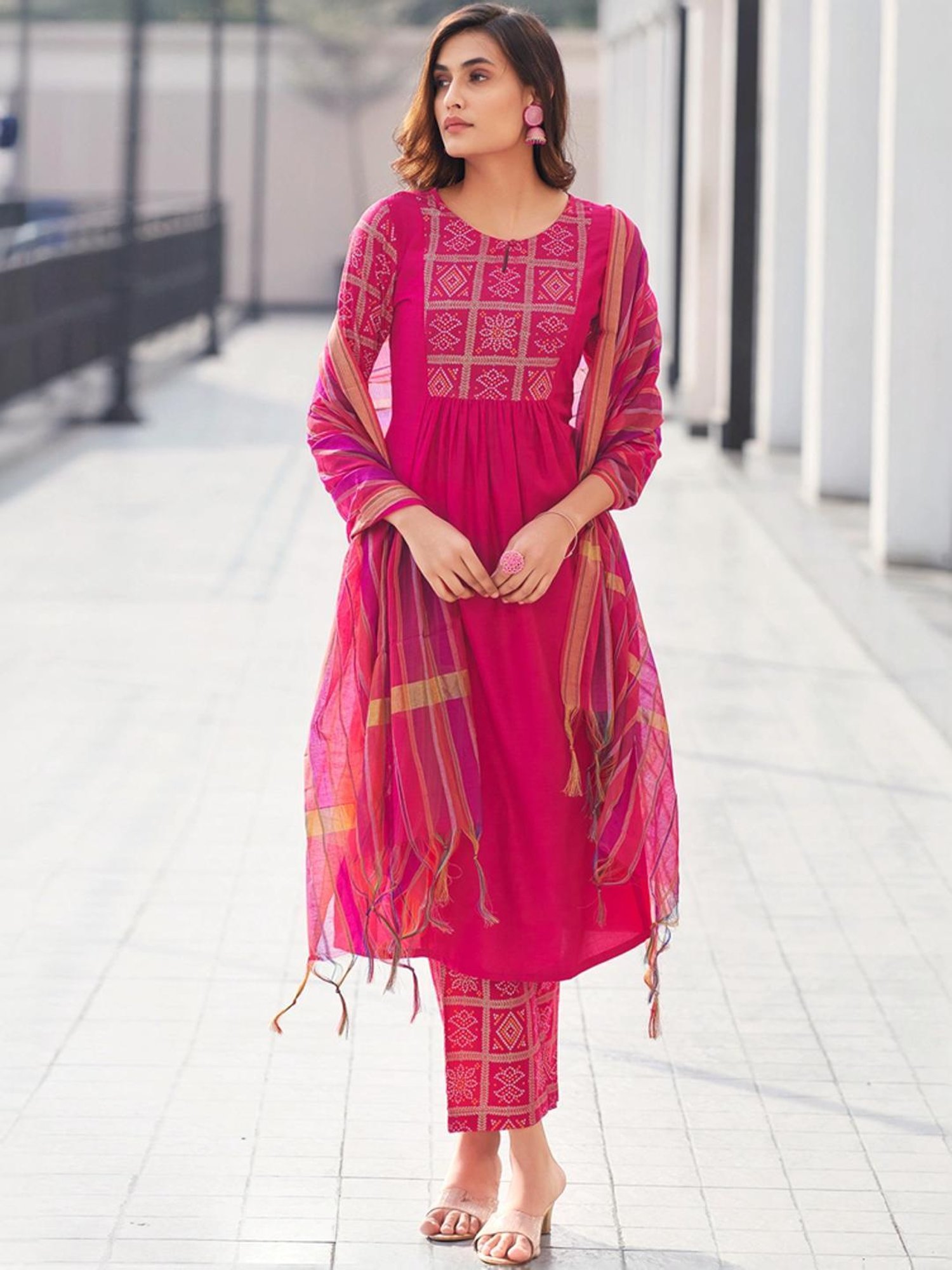 Skylee Pink Printed Kurta Pant Set With Dupatta