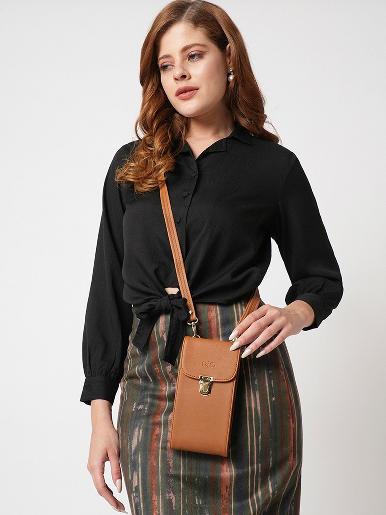 Glo By Globus Tan Medium Mobile Pouch