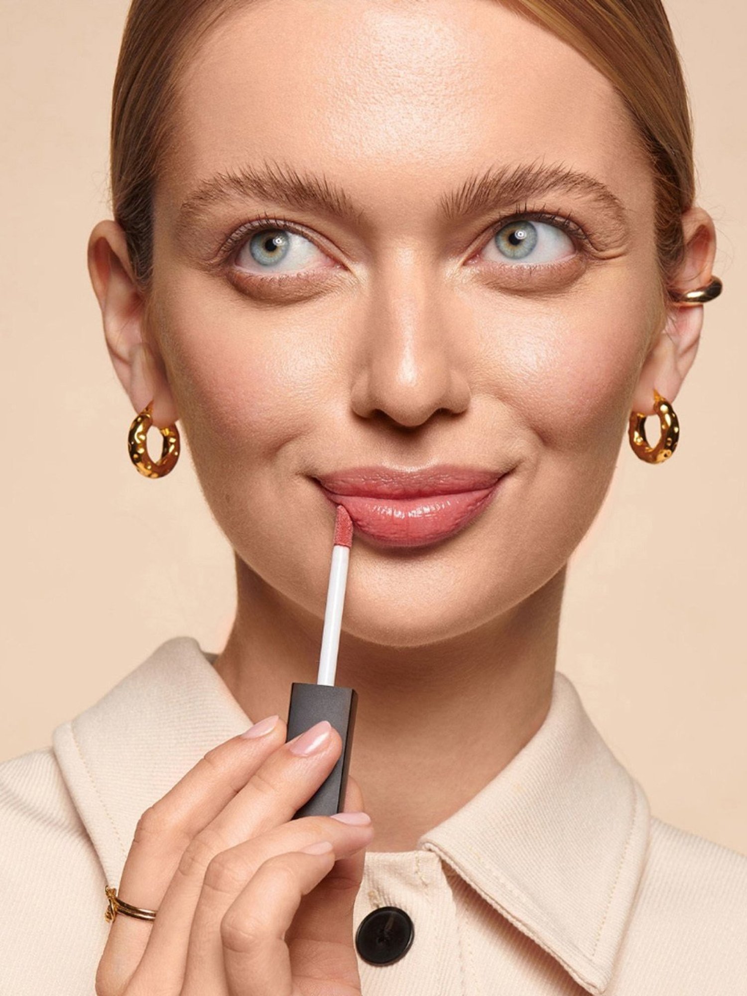 Inglot Kiss Catcher Liquid Lipstick Unobvious Coral 04 - 5.5 ml