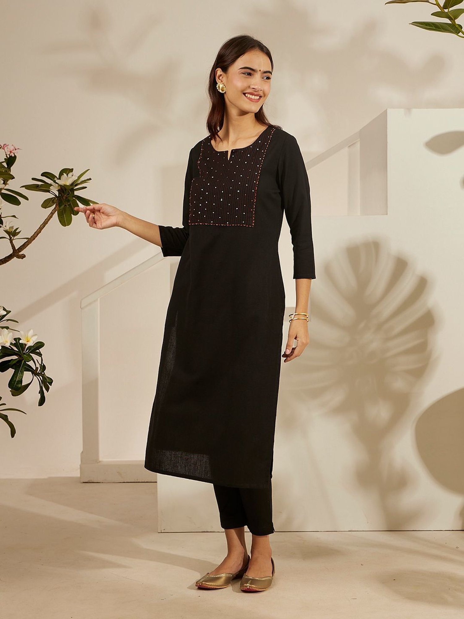 Daali Black Cotton Flax Round Neck 3/4 Sleeves Smart Formals Kurta with Two Pockets