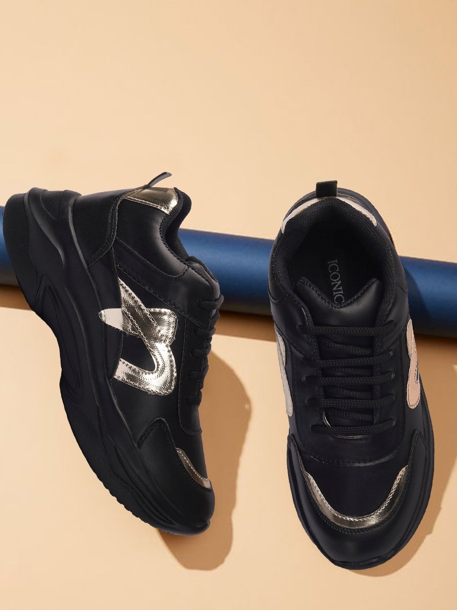 Iconics Women's Black Running Shoes