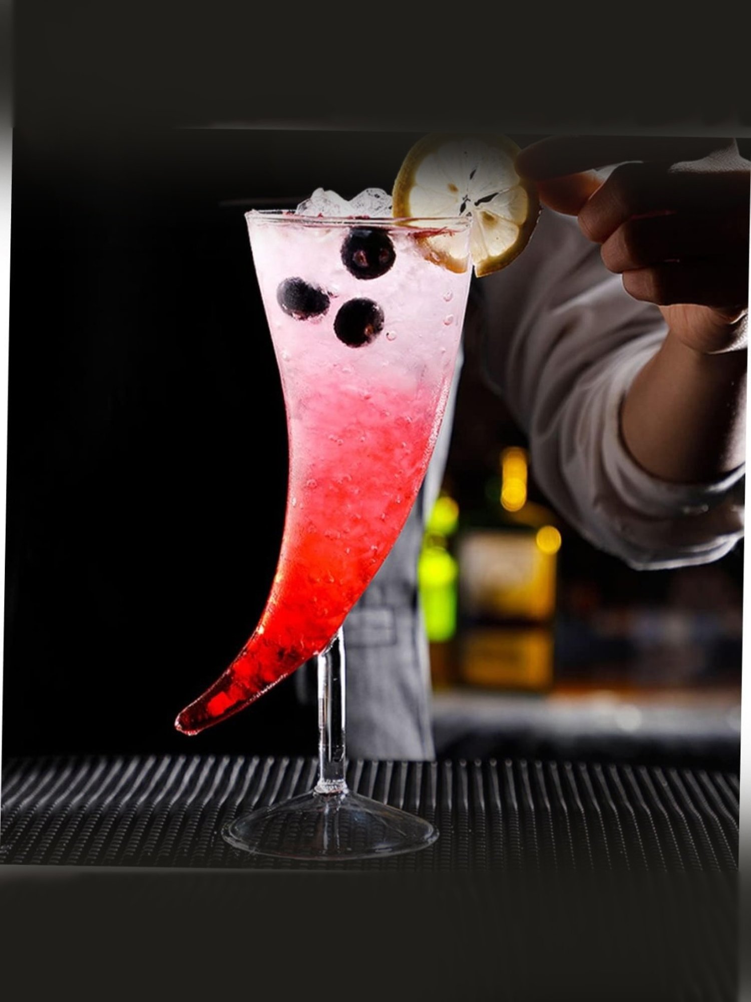 Melbify Horn Shaped Transparent Horn Shaped Cocktail Glass 250ml