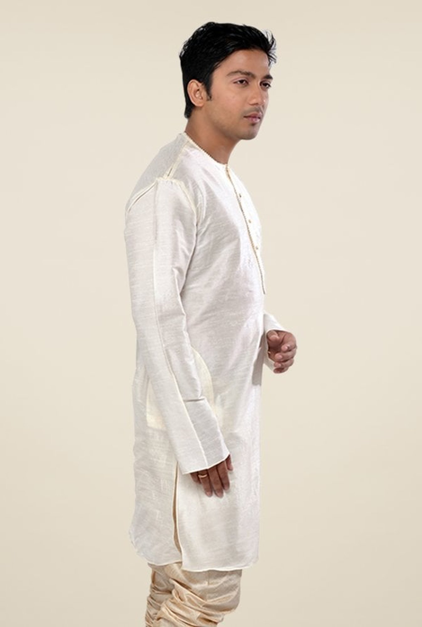 Manyavar Off White Round Neck Solid Kurta