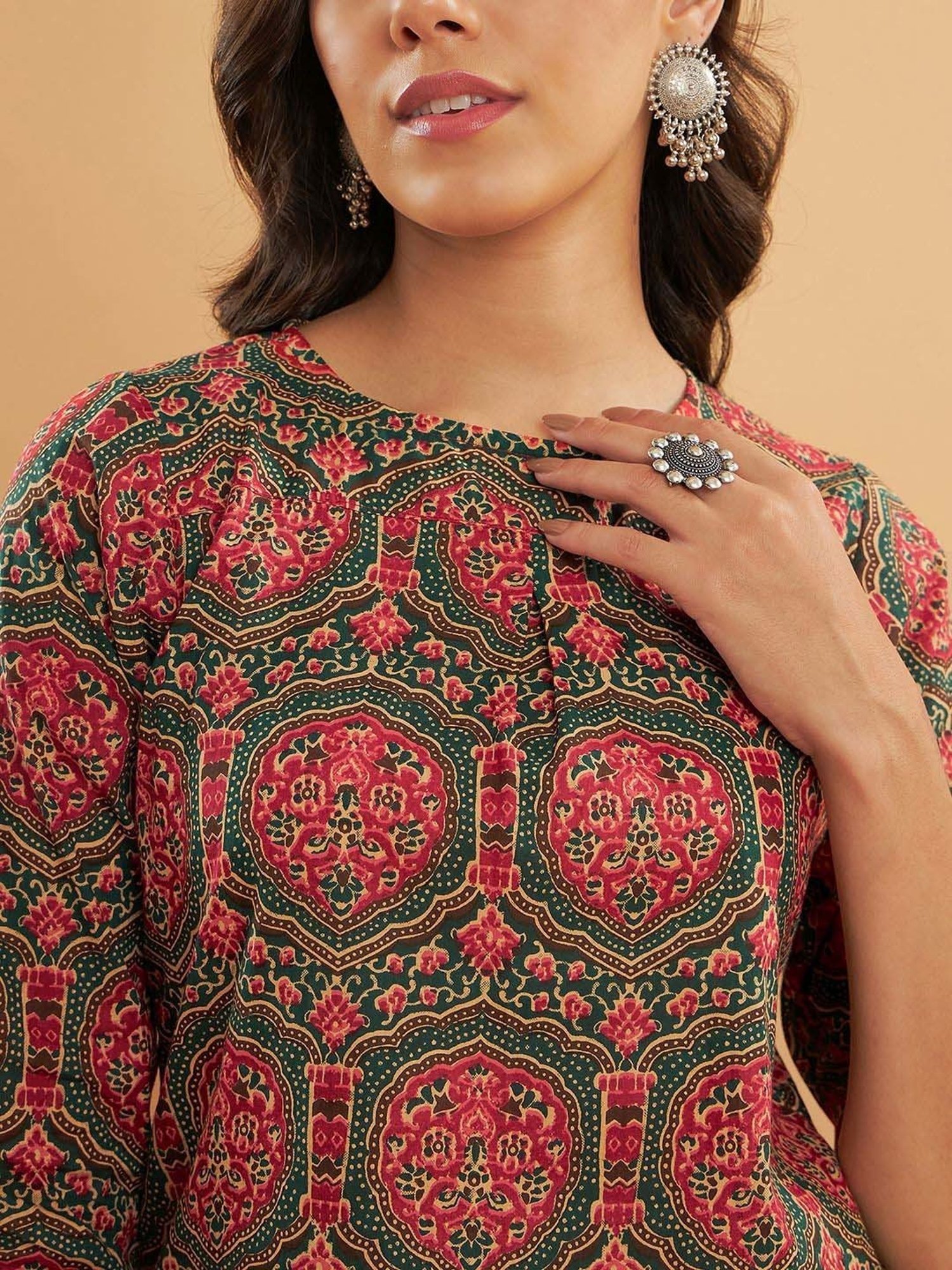 Inweave Green & Pink Printed Top